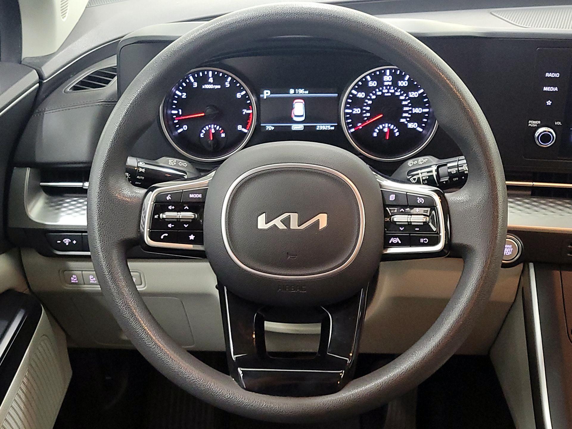 Thumbnail: 2022 Kia Carnival - 10