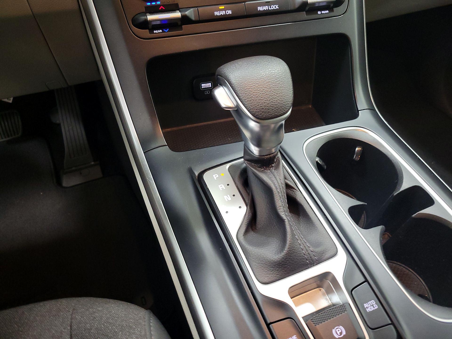 Thumbnail: 2022 Kia Carnival - 17