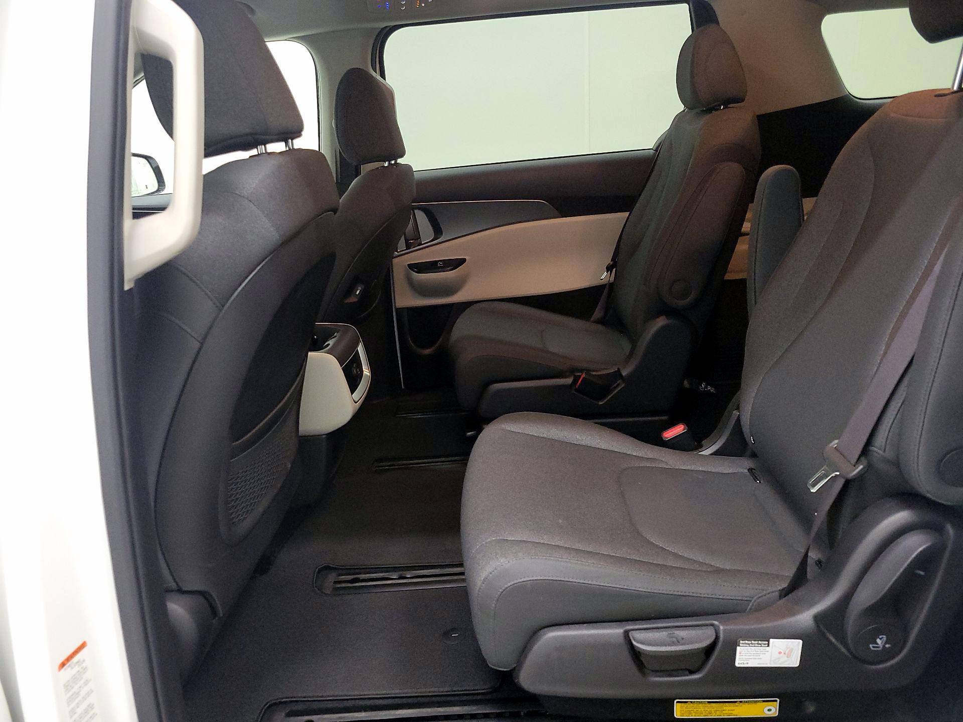 Thumbnail: 2022 Kia Carnival - 19