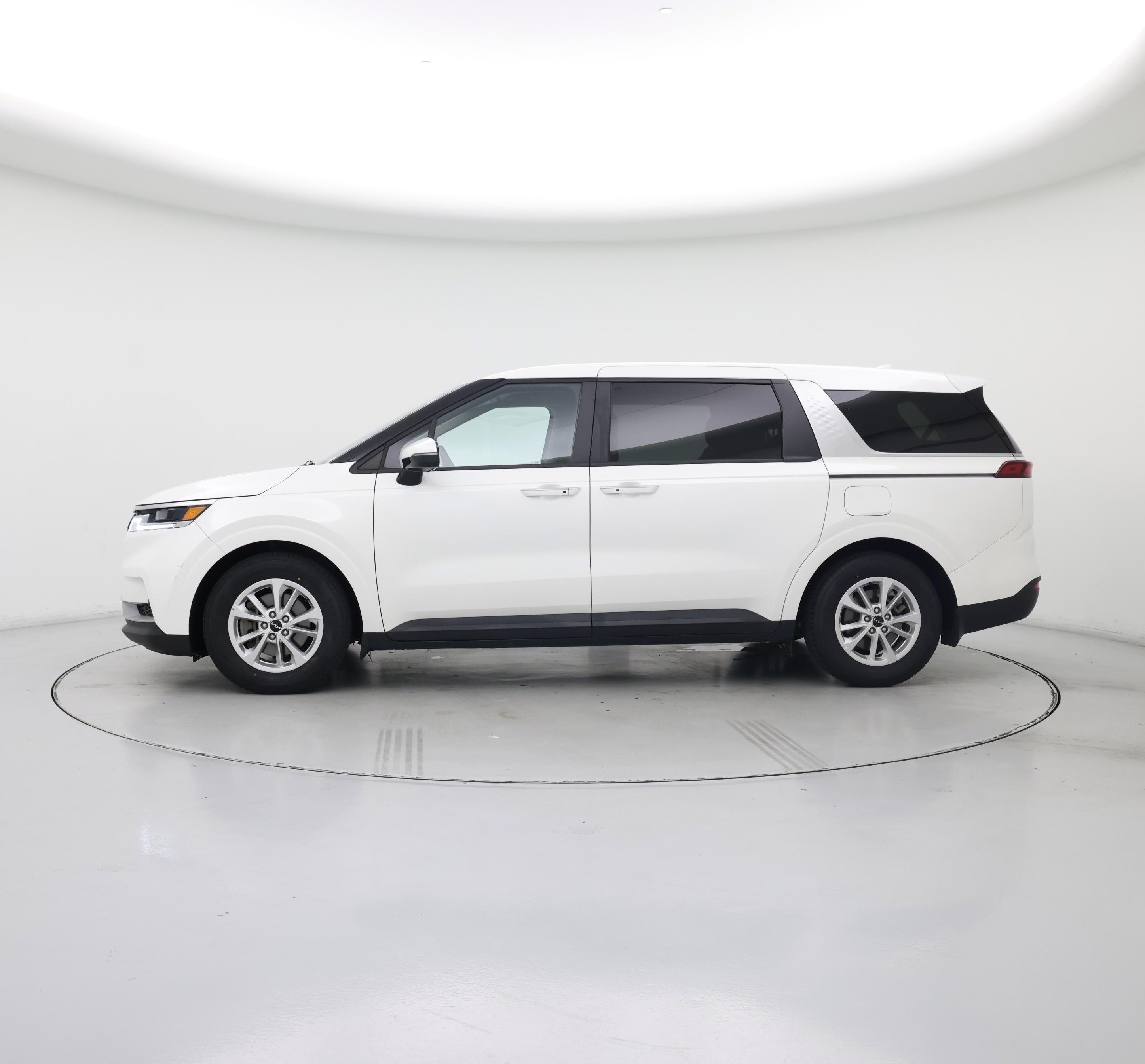 Thumbnail: 2022 Kia Carnival - 3