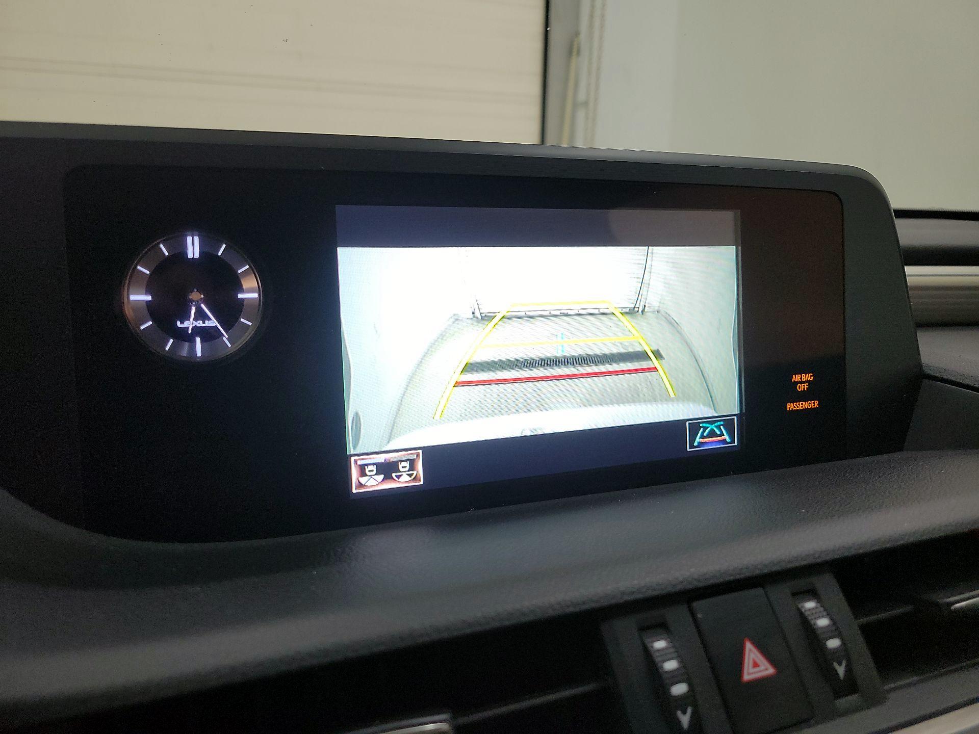 Thumbnail: 2019 Lexus ES - 14