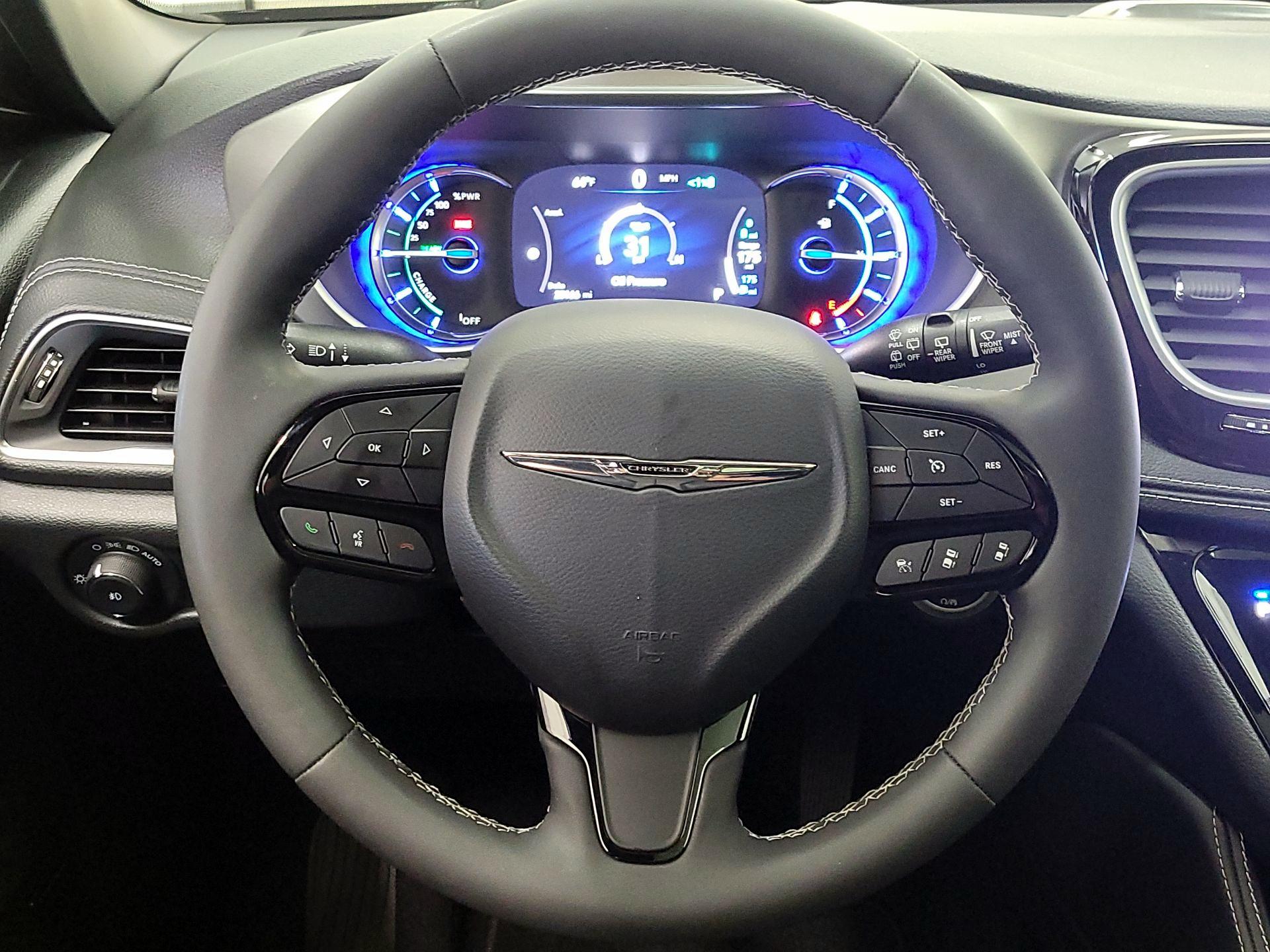 Thumbnail: 2022 Chrysler Pacifica - 10