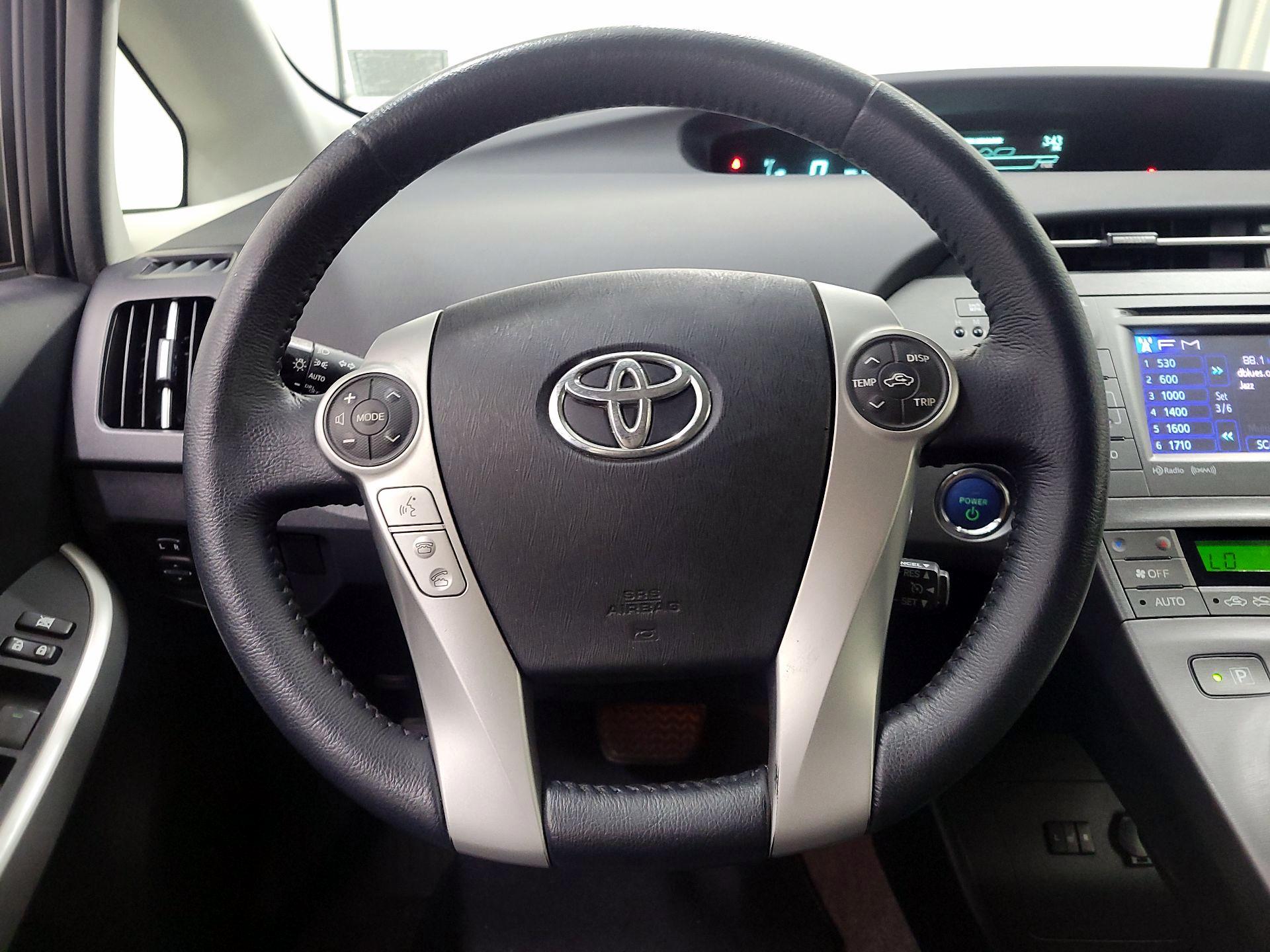 Thumbnail: 2015 Toyota Prius - 10