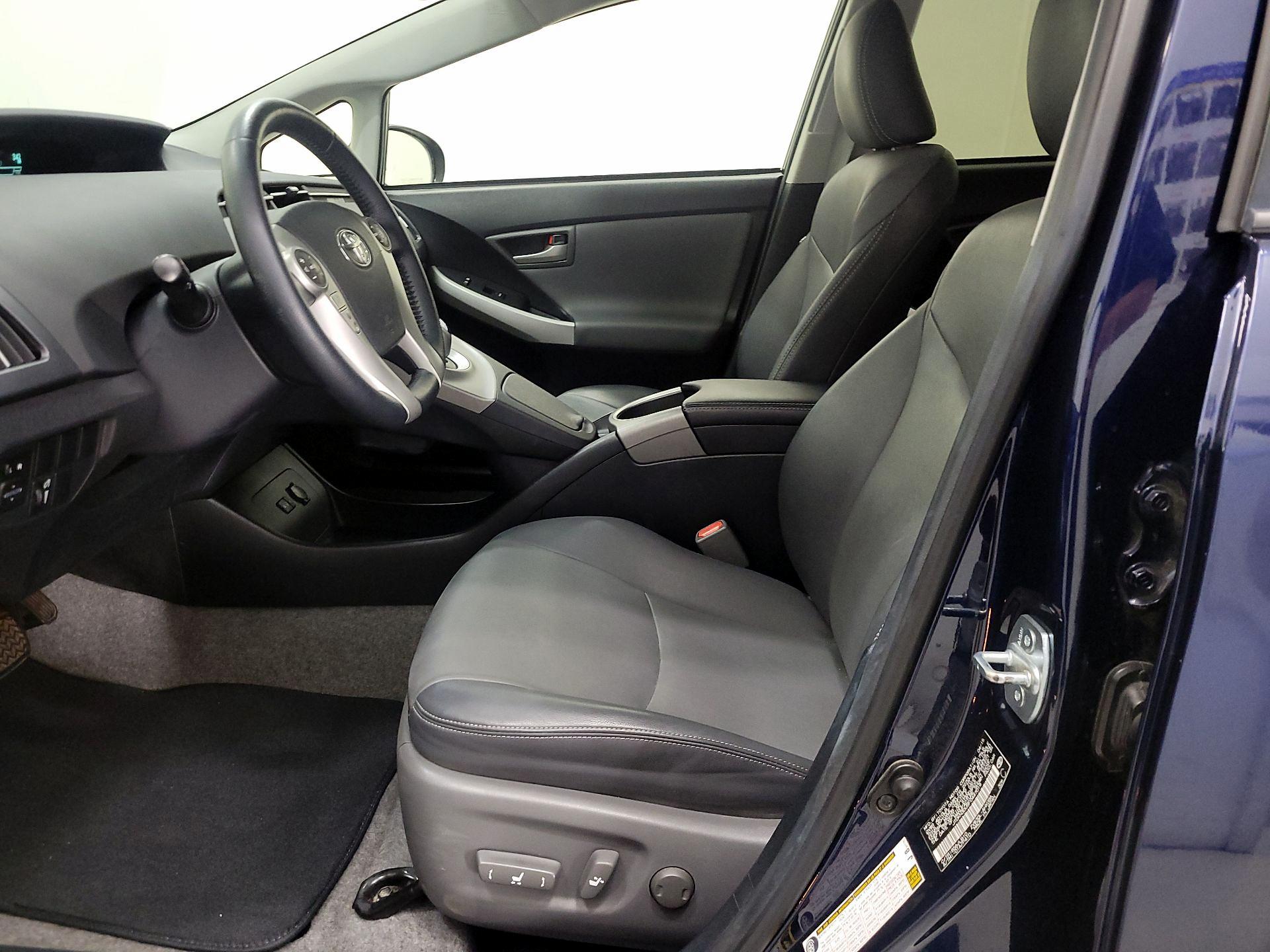 Thumbnail: 2015 Toyota Prius - 11