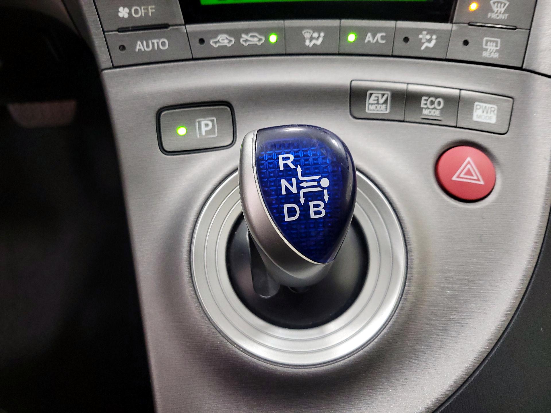 Thumbnail: 2015 Toyota Prius - 17