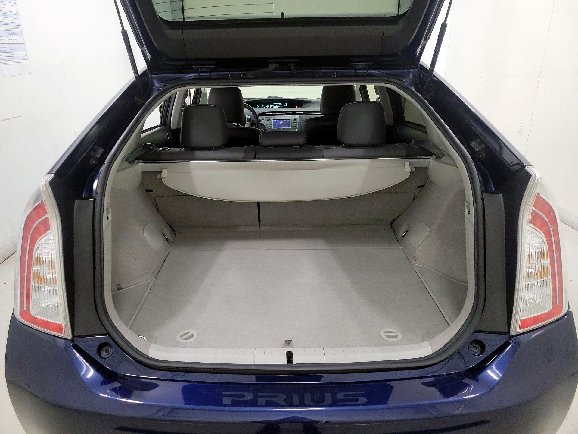 Thumbnail: 2015 Toyota Prius - 20