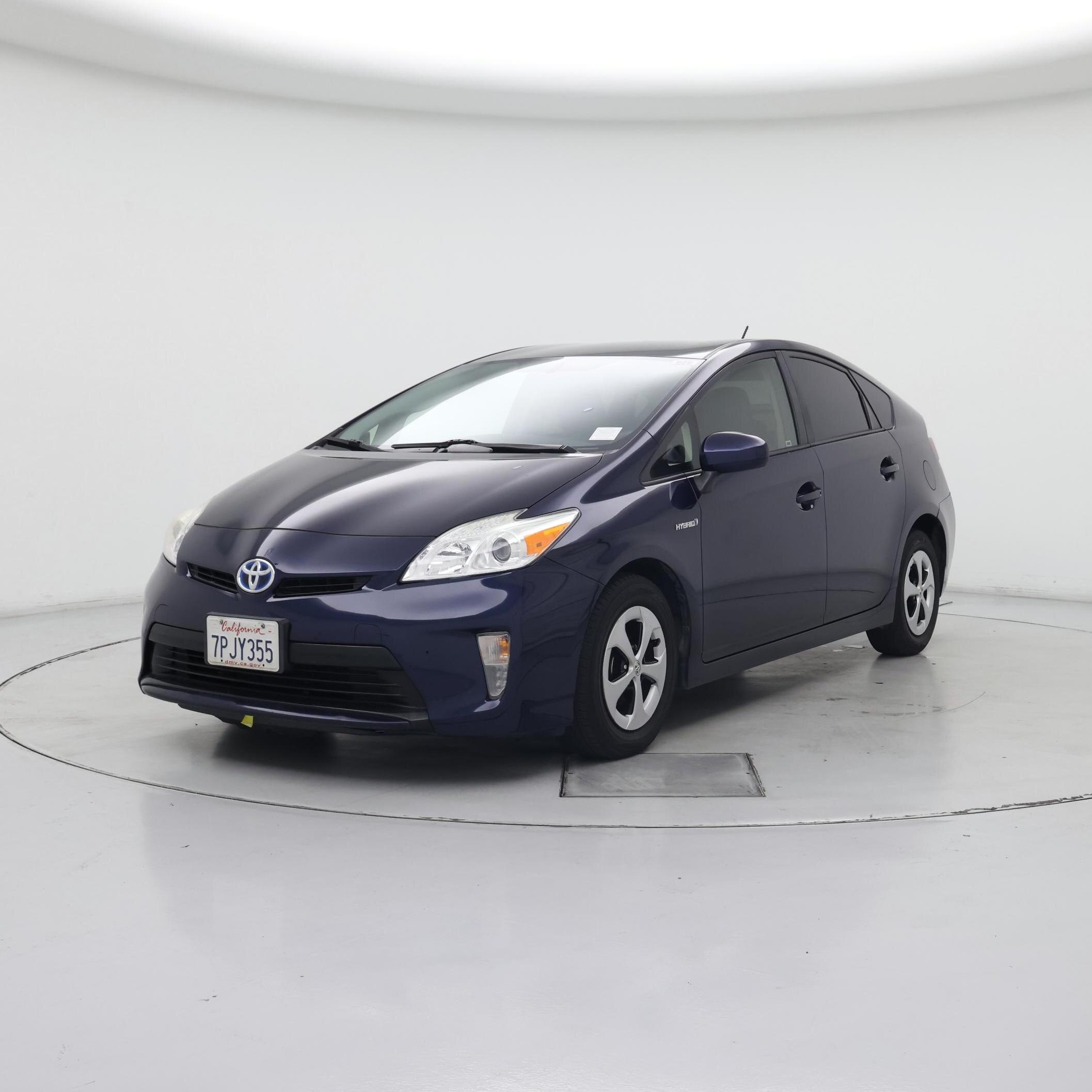 Thumbnail: 2015 Toyota Prius - 4