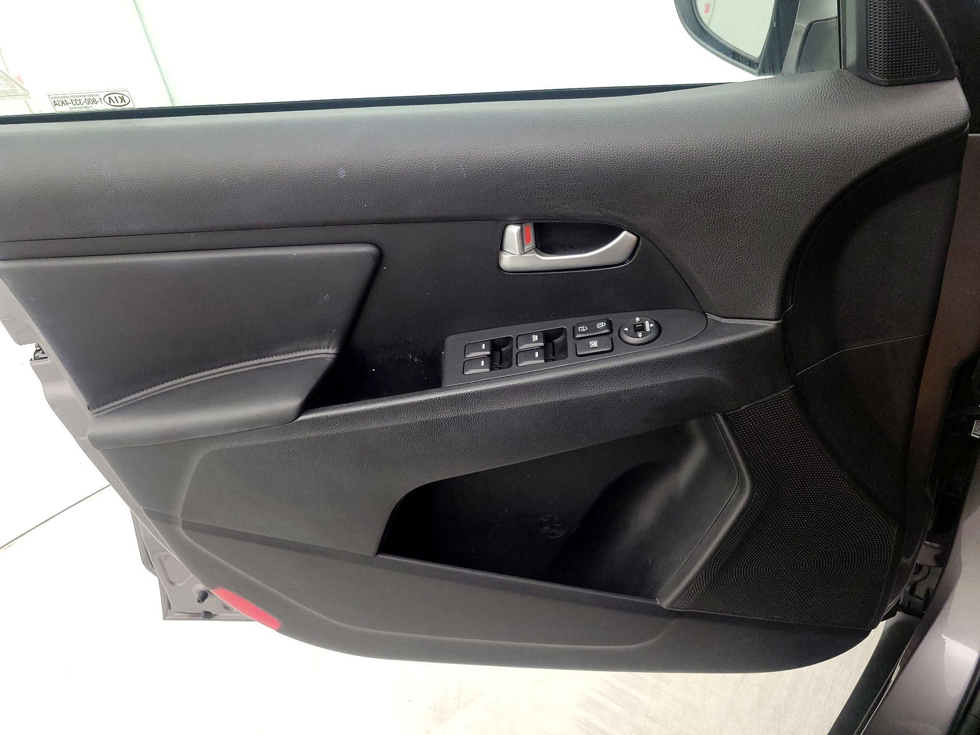 Thumbnail: 2014 Kia Sportage - 10