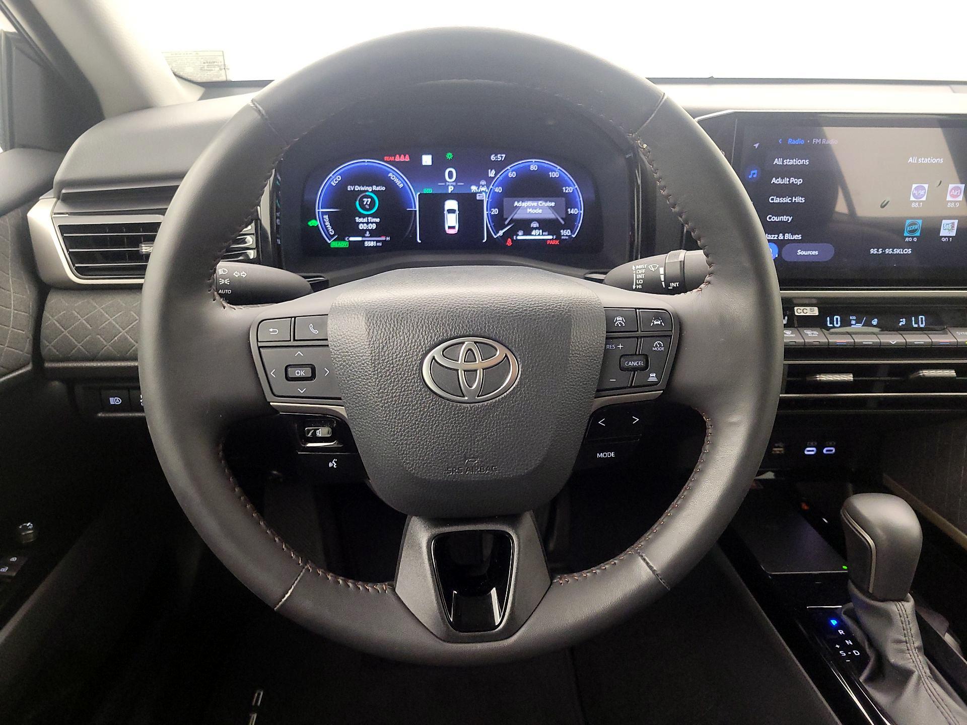 Thumbnail: 2025 Toyota Camry - 10