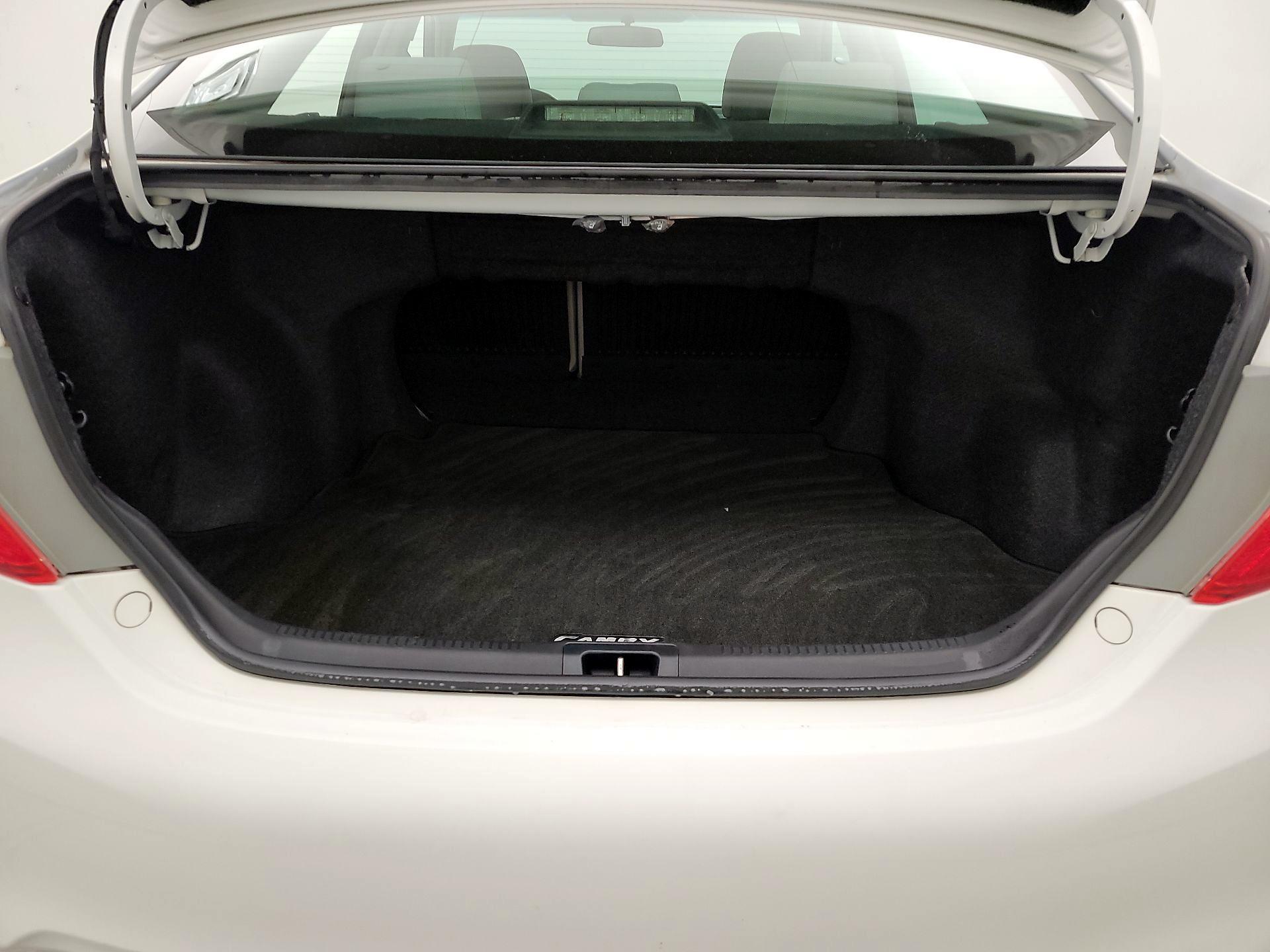 Thumbnail: 2014 Toyota Camry - 20