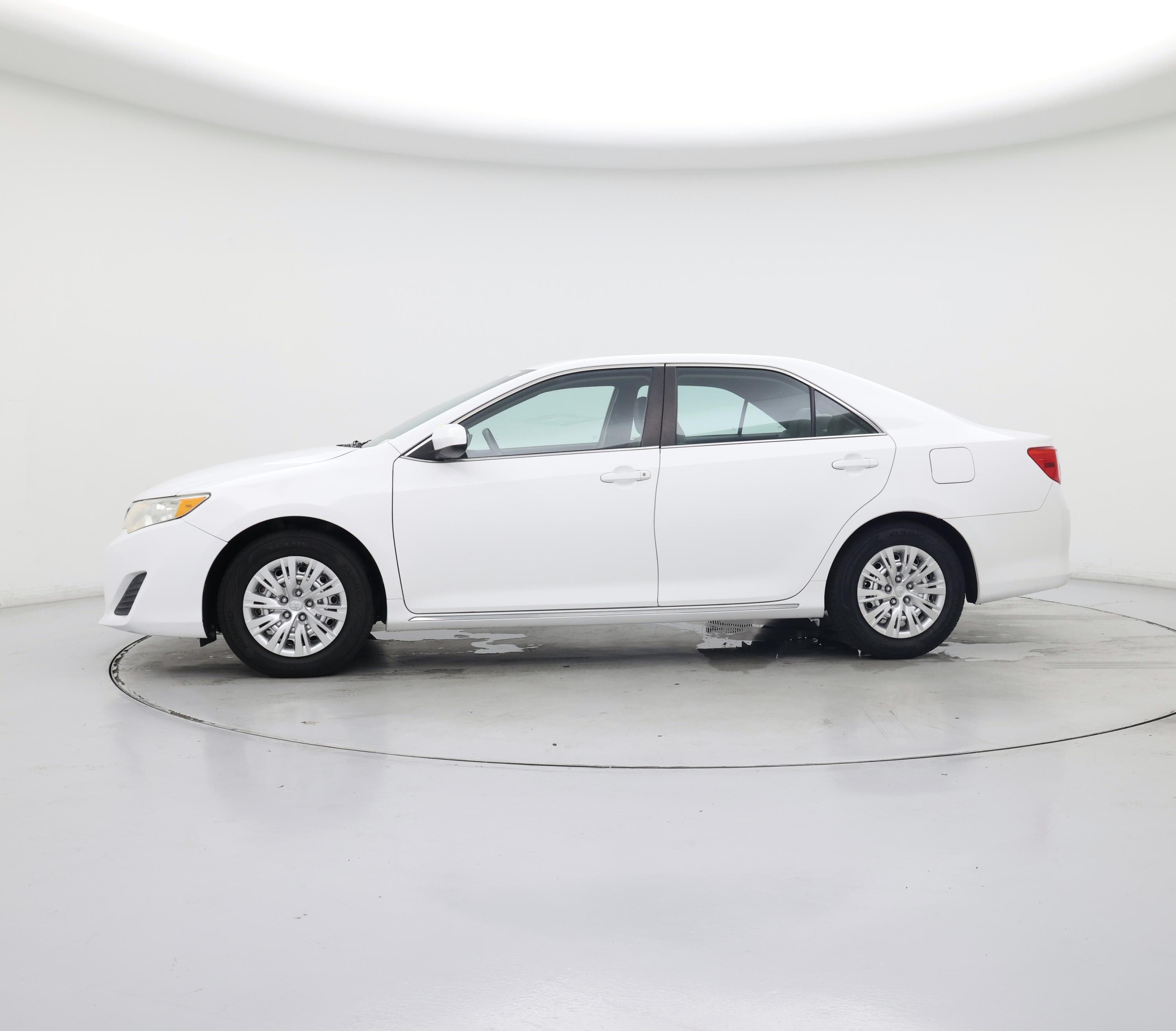 Thumbnail: 2014 Toyota Camry - 3