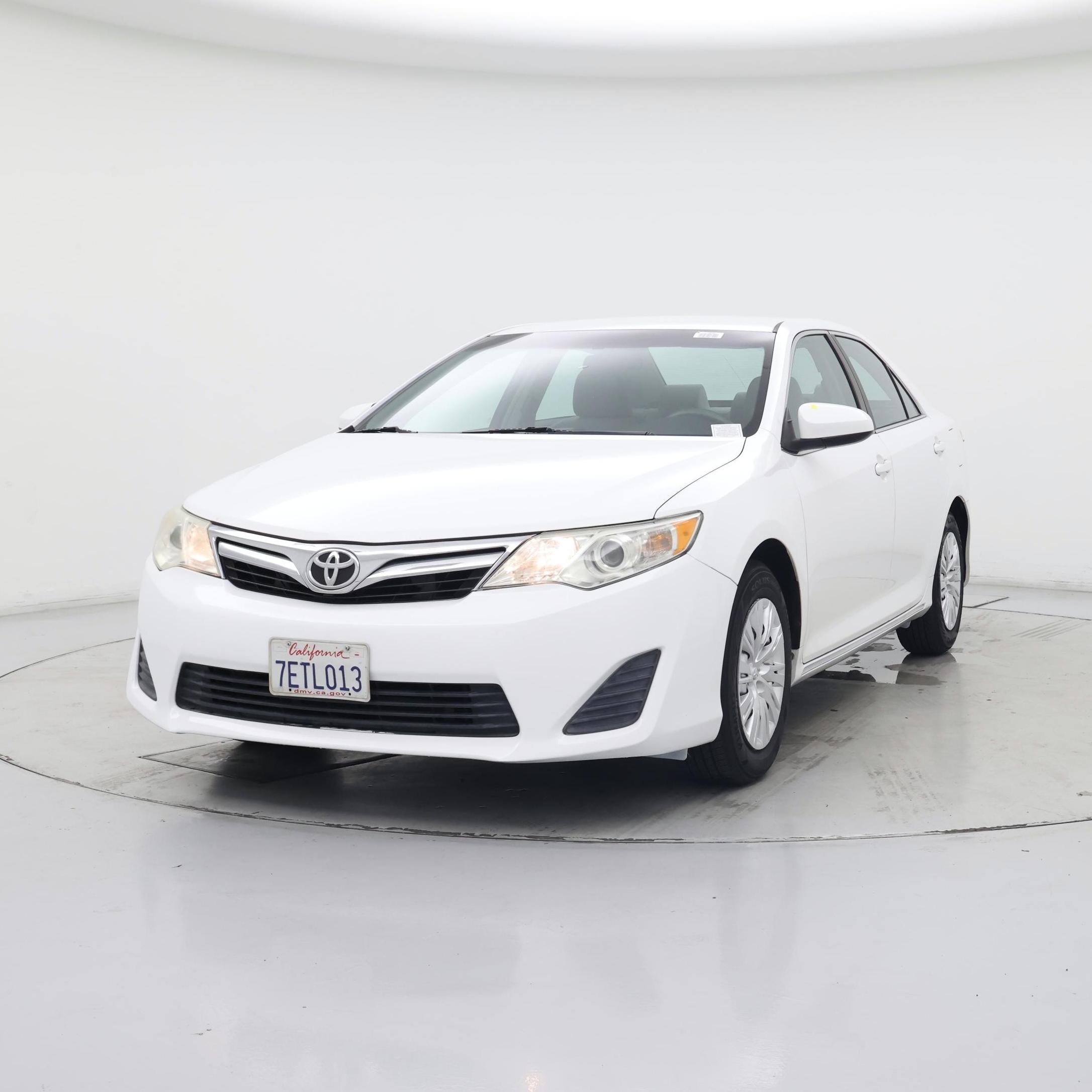 Thumbnail: 2014 Toyota Camry - 4
