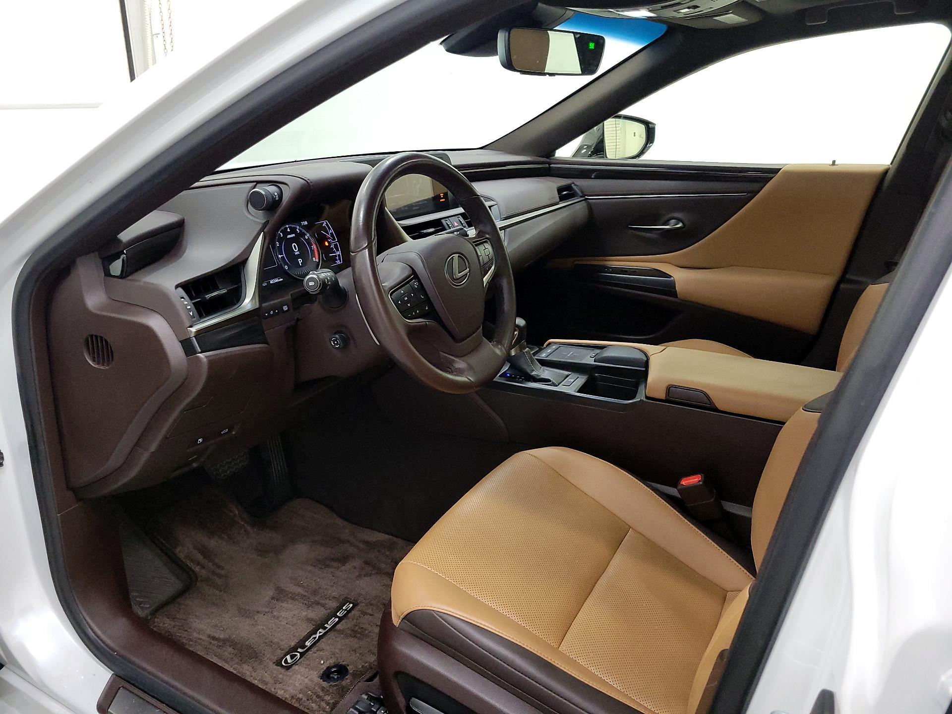 Thumbnail: 2019 Lexus ES - 11