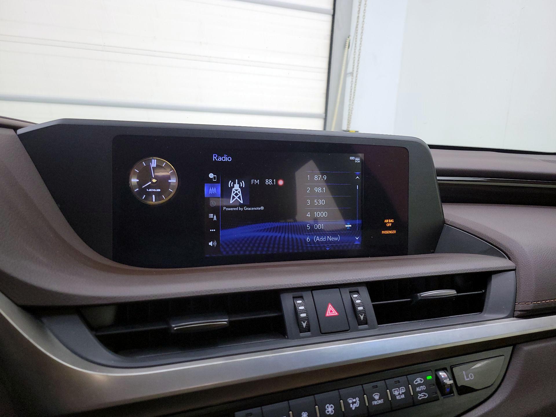 Thumbnail: 2019 Lexus ES - 14