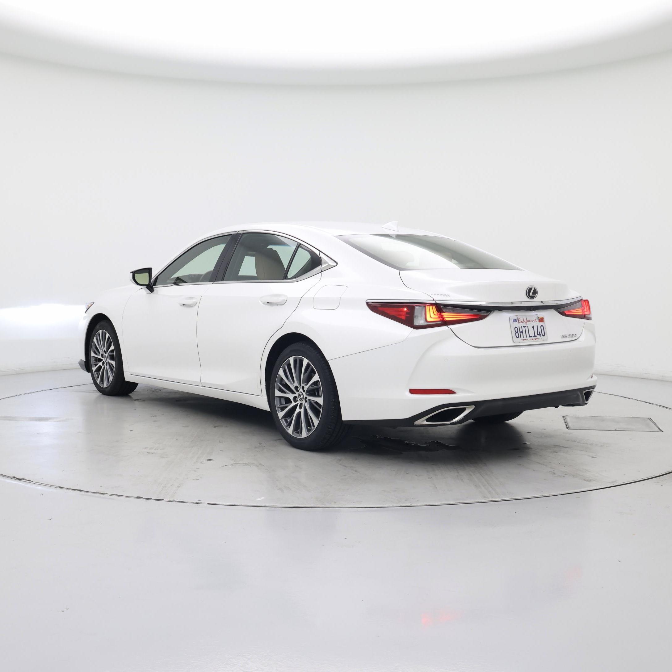 Thumbnail: 2019 Lexus ES - 2