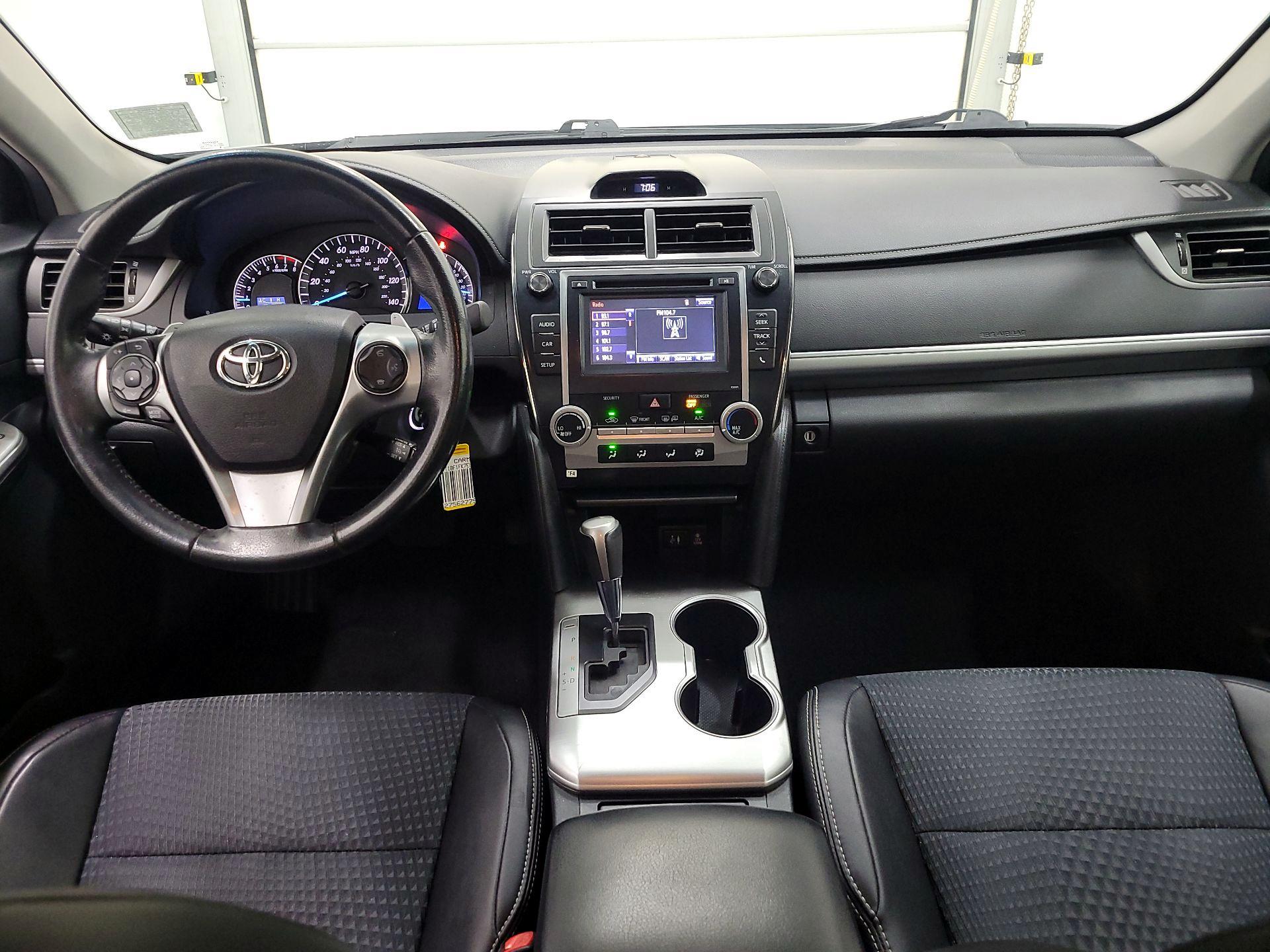Thumbnail: 2014 Toyota Camry - 9