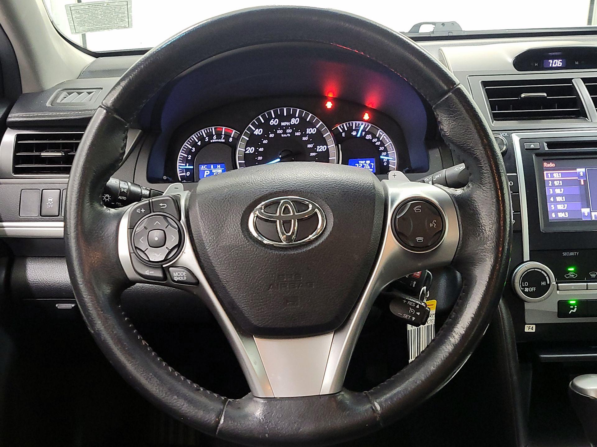 Thumbnail: 2014 Toyota Camry - 10
