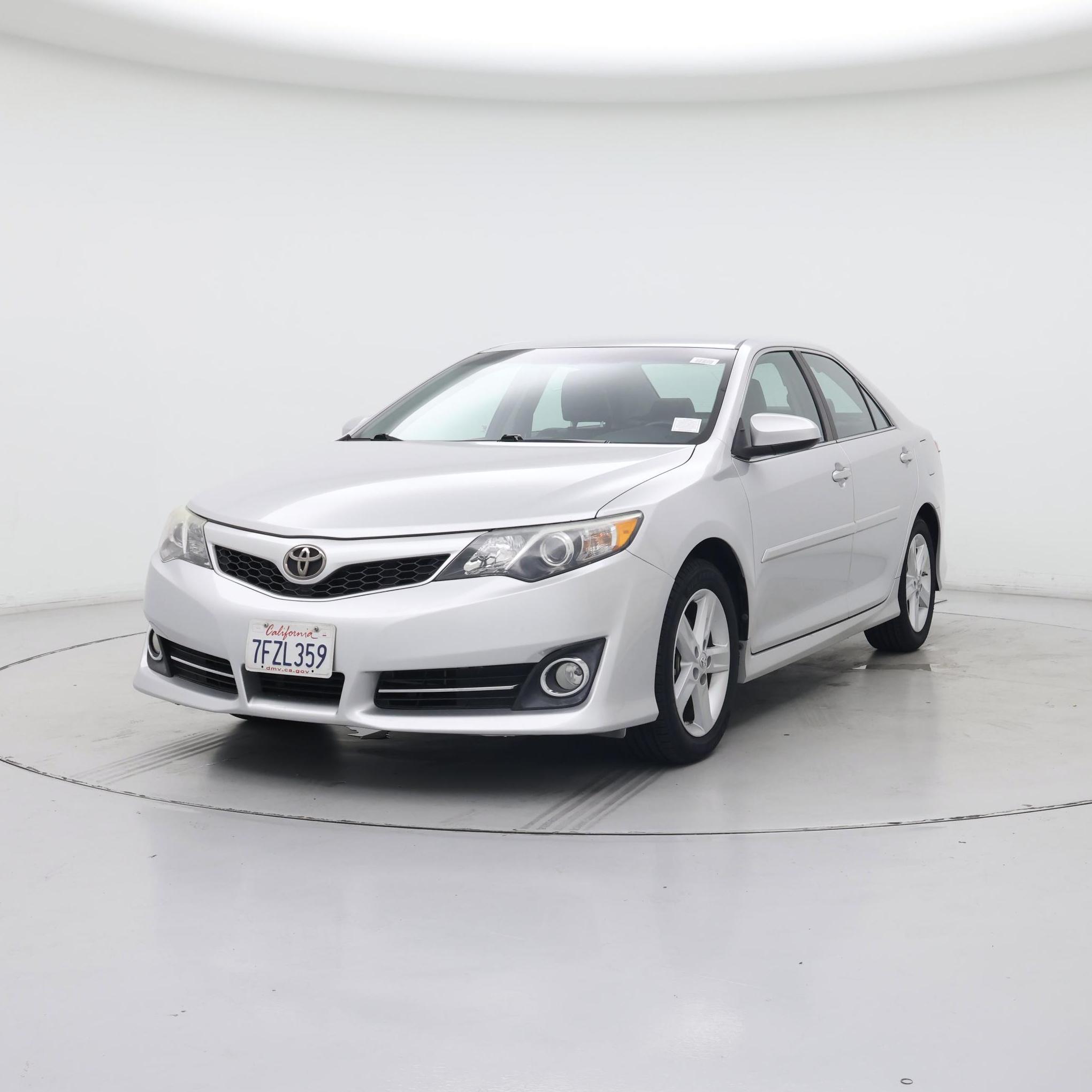 Thumbnail: 2014 Toyota Camry - 4
