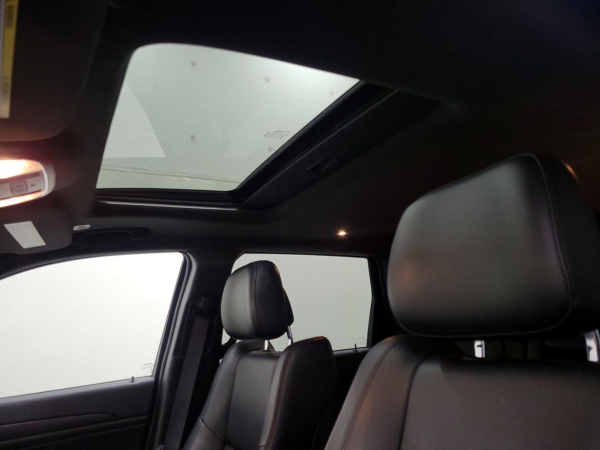 Thumbnail: 2019 Jeep Grand Cherokee - 19