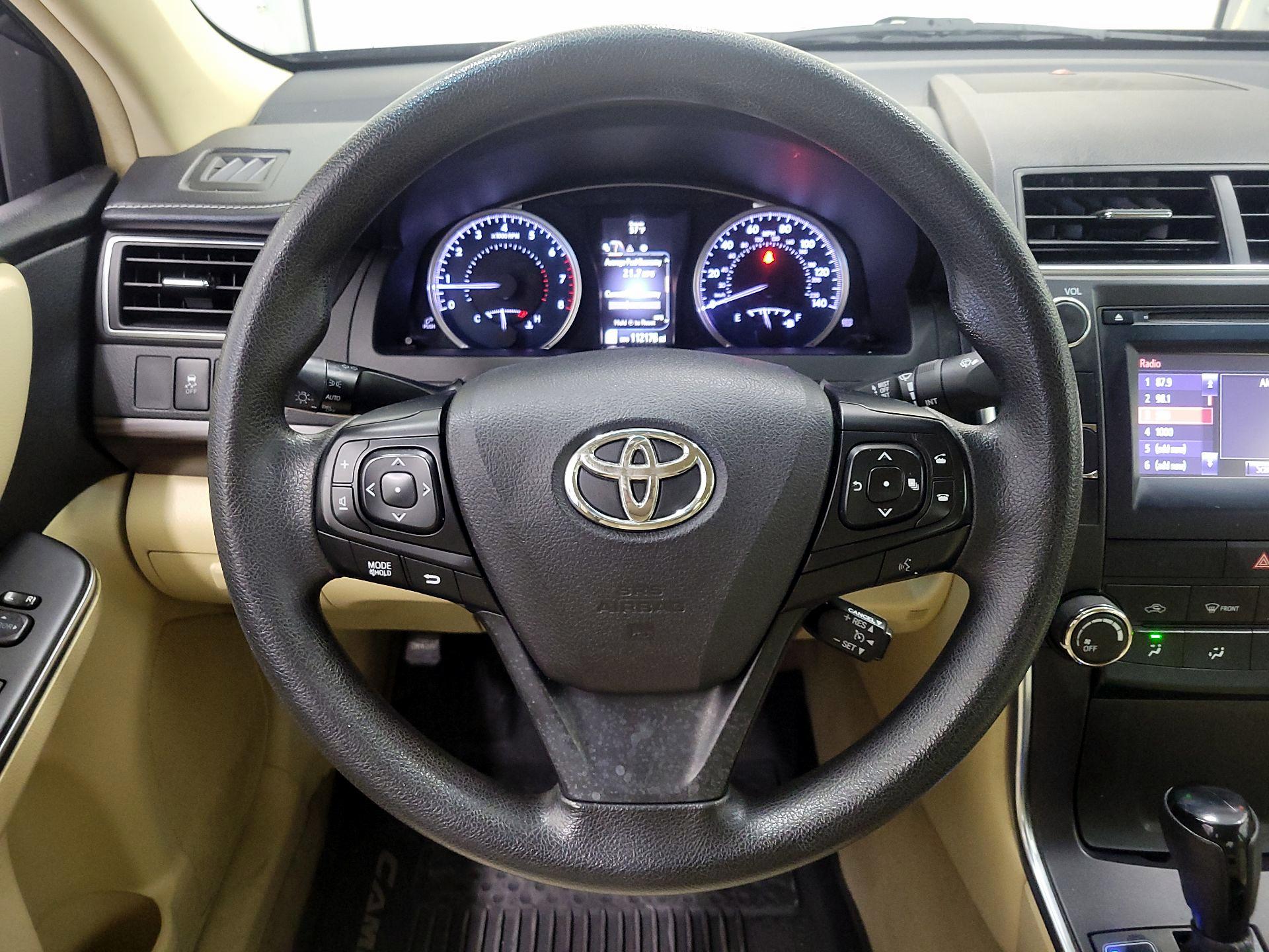 Thumbnail: 2017 Toyota Camry - 10