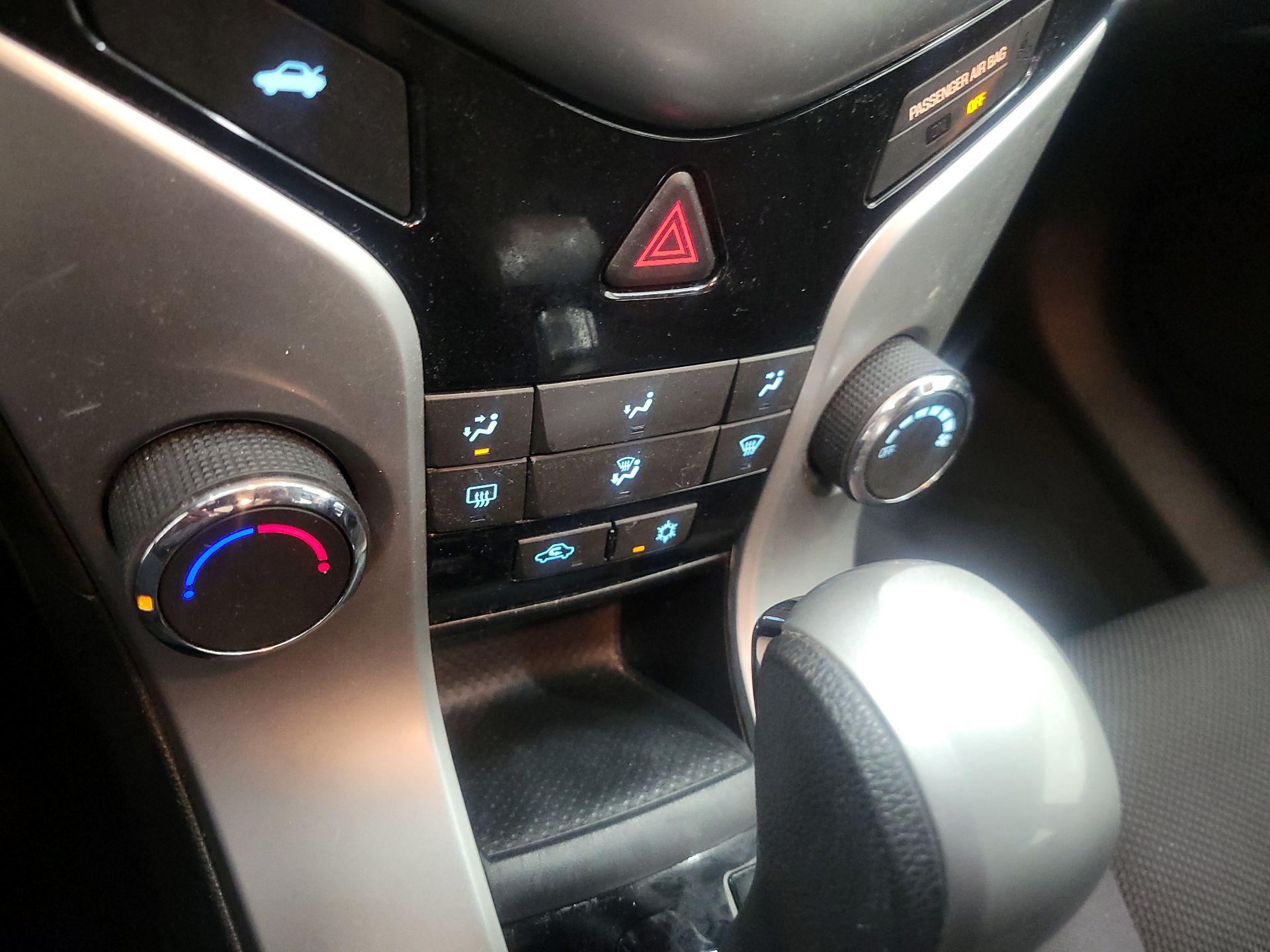 Thumbnail: 2015 Chevrolet Cruze - 16