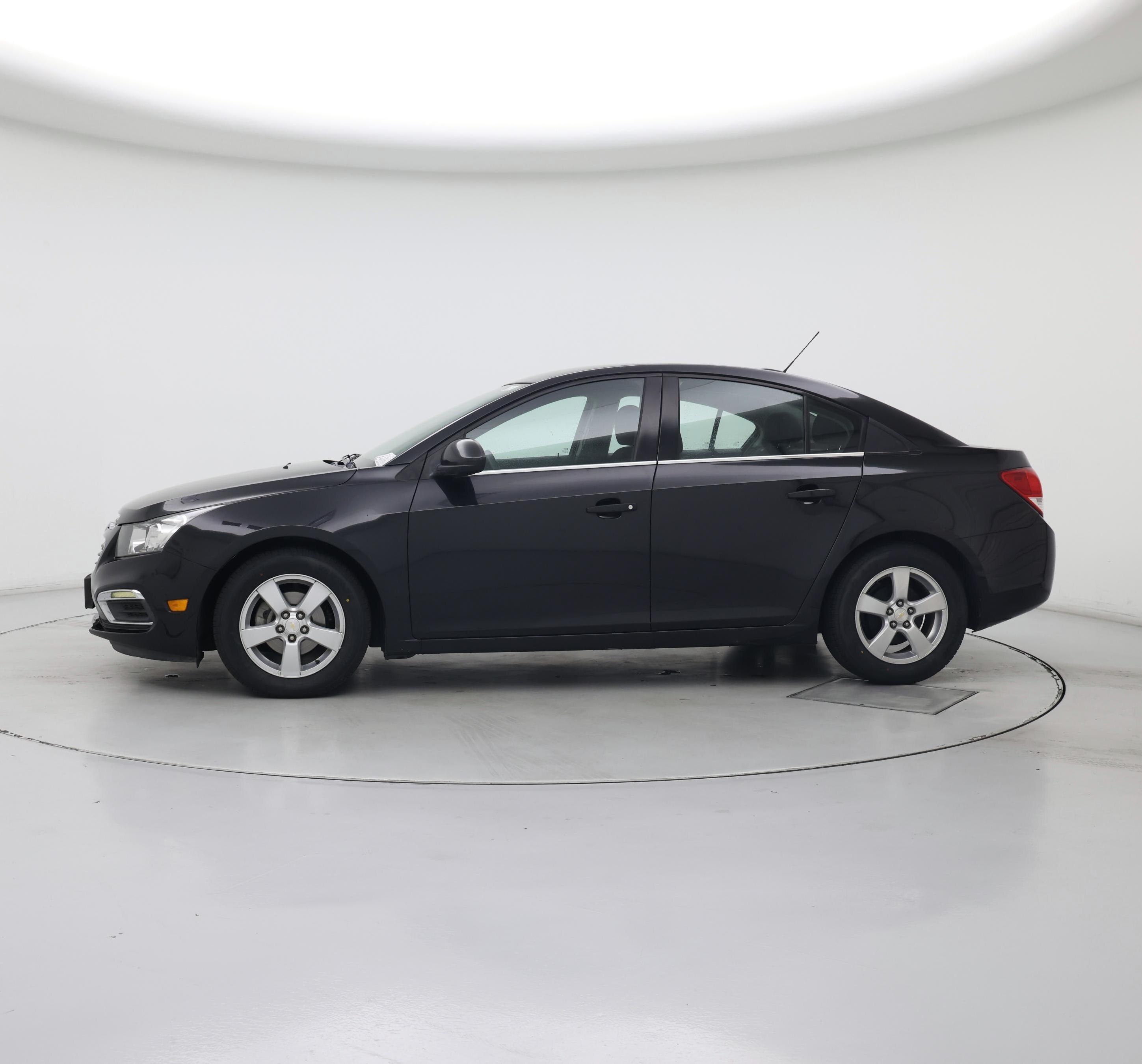 Thumbnail: 2015 Chevrolet Cruze - 3