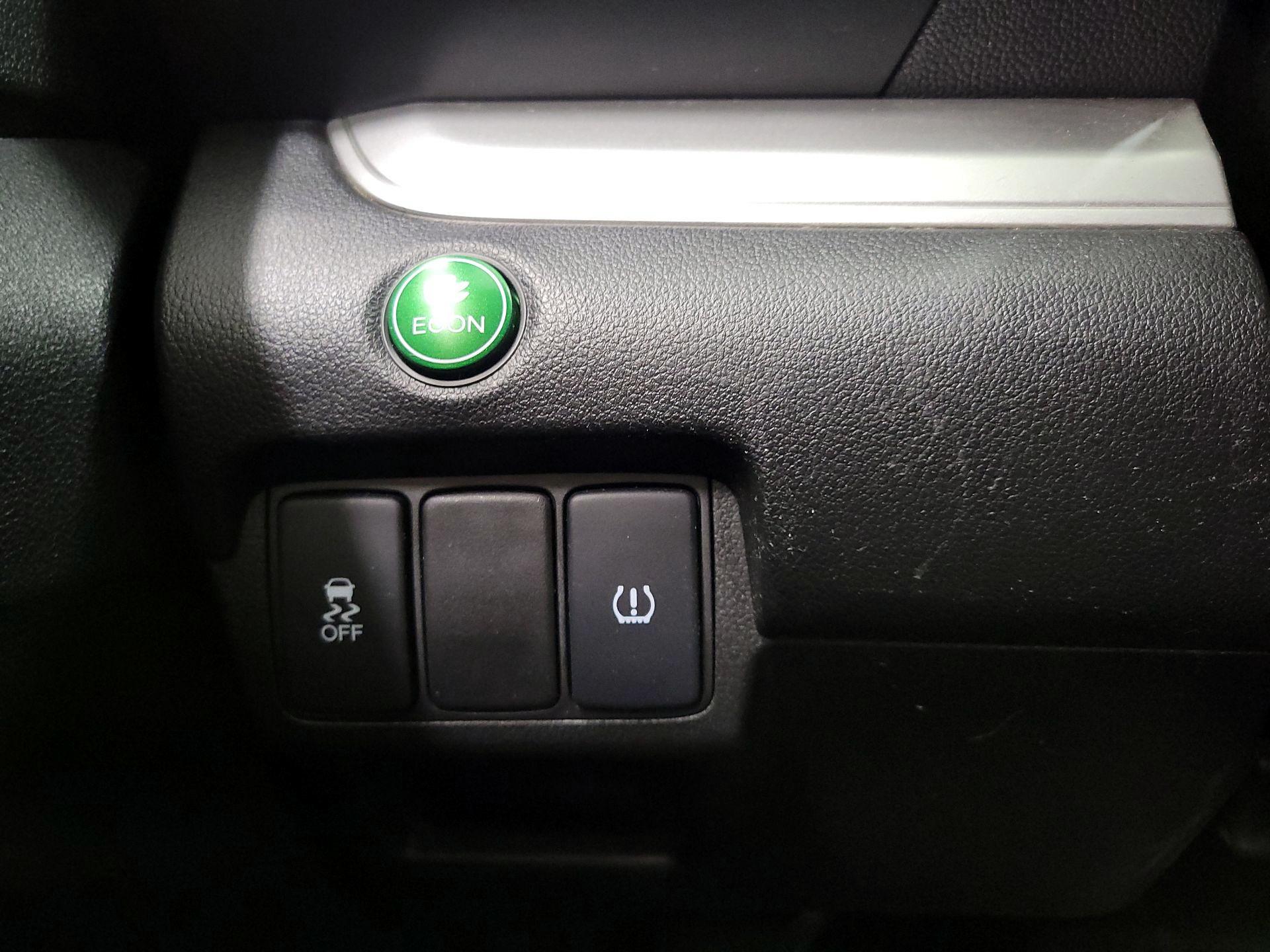 Thumbnail: 2016 Honda CR-V - 13