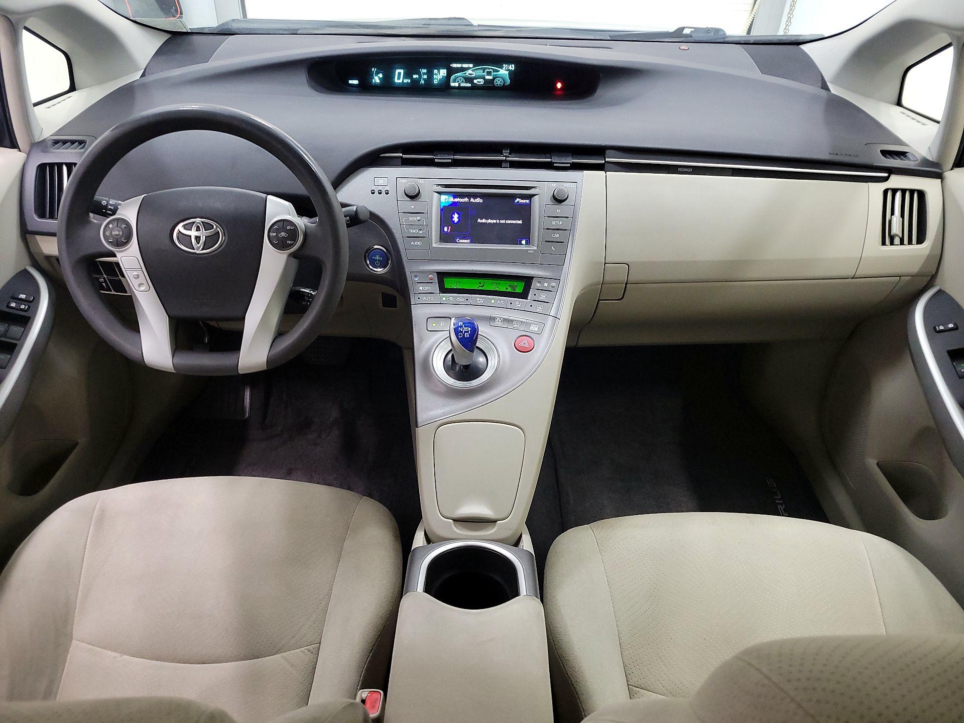 Thumbnail: 2015 Toyota Prius - 9