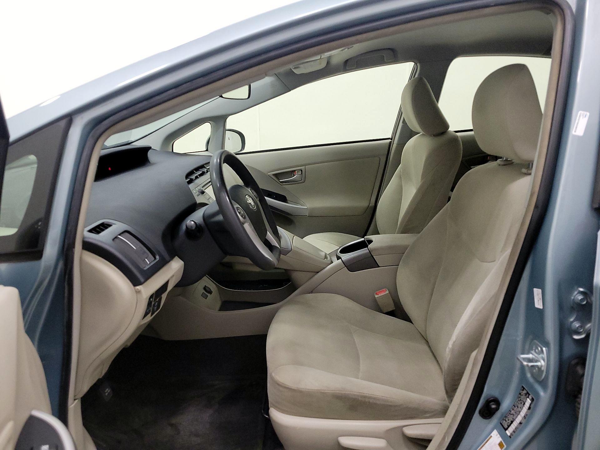 Thumbnail: 2015 Toyota Prius - 11