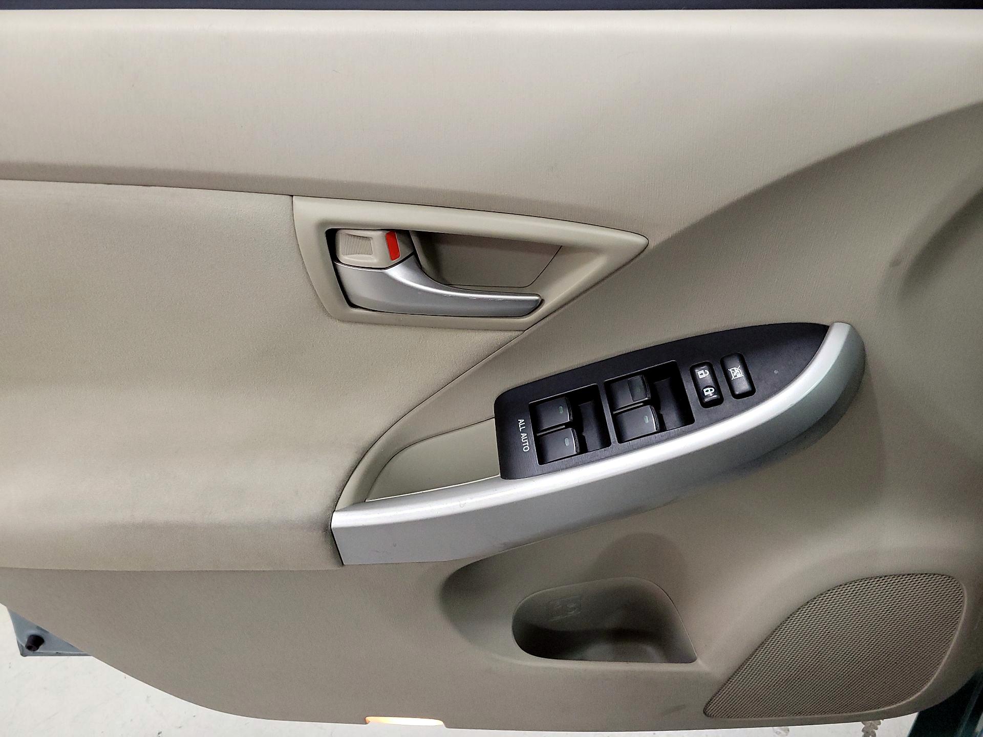 Thumbnail: 2015 Toyota Prius - 12