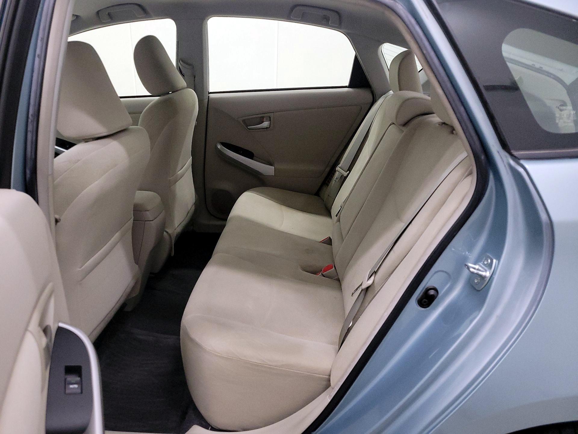 Thumbnail: 2015 Toyota Prius - 18