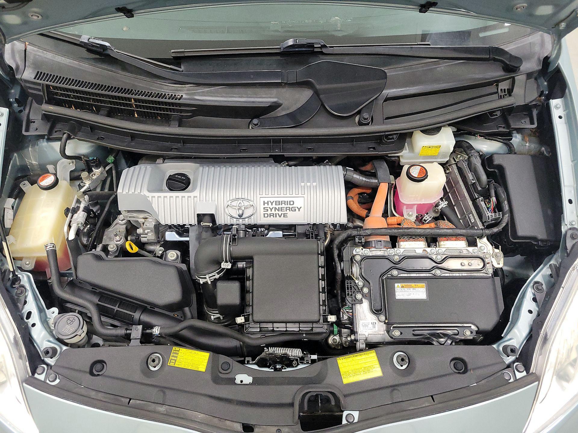 Thumbnail: 2015 Toyota Prius - 20