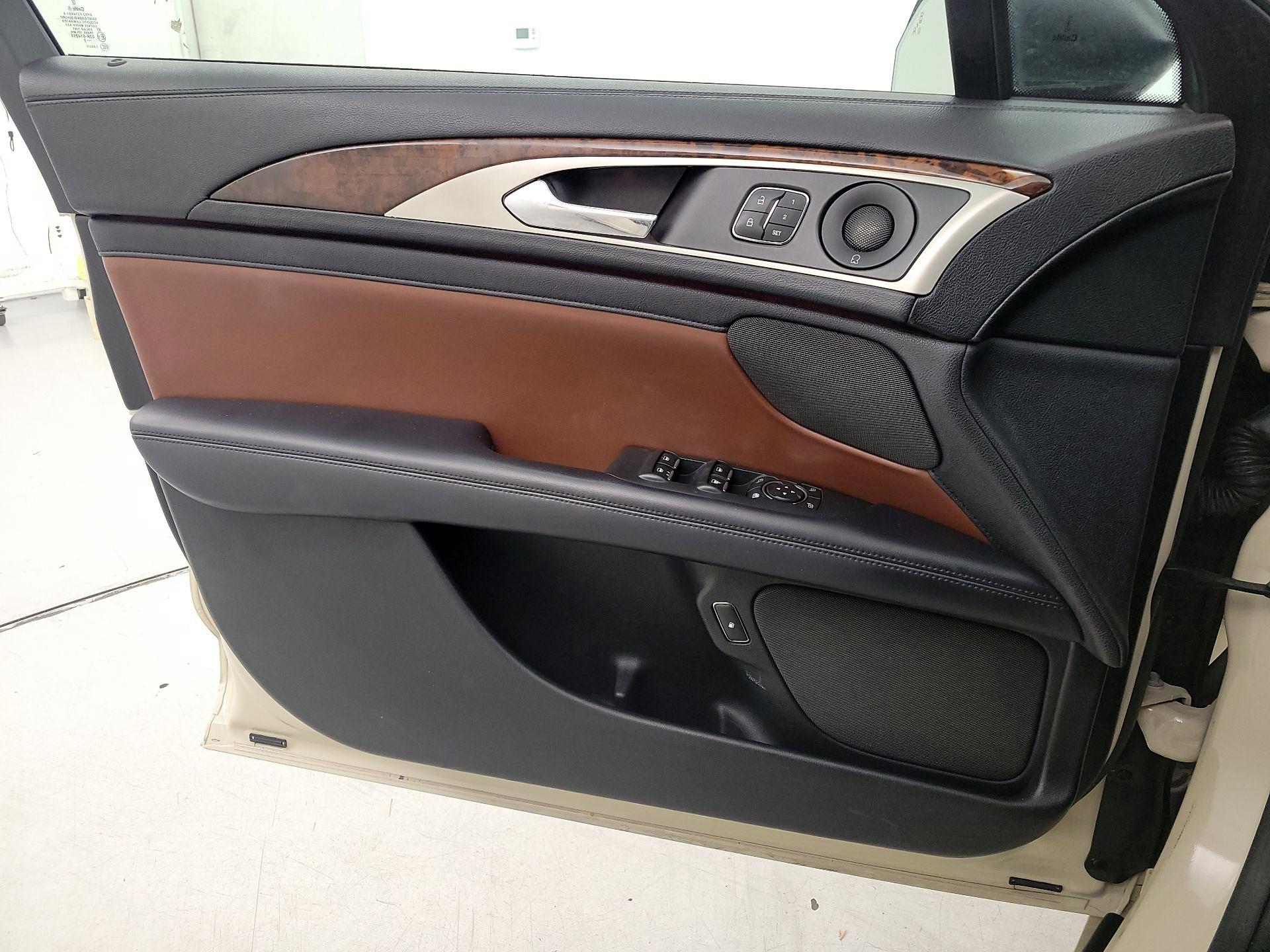Thumbnail: 2018 Lincoln MKZ - 12