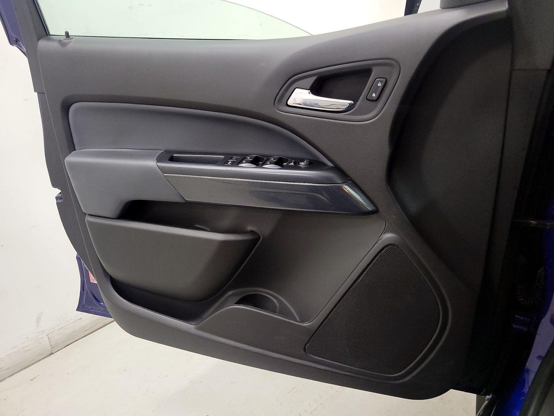 Thumbnail: 2015 Chevrolet Colorado - 12