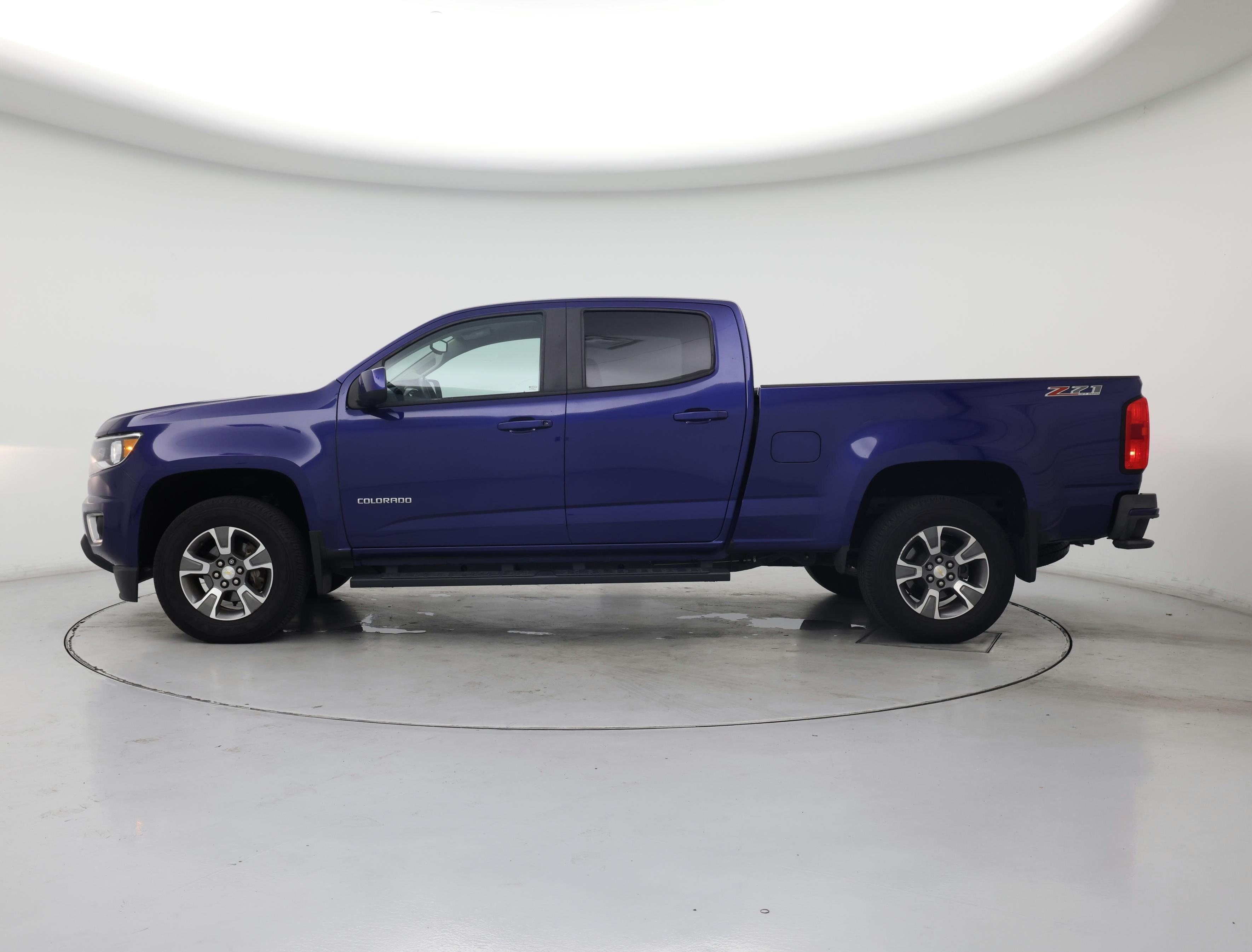Thumbnail: 2015 Chevrolet Colorado - 3