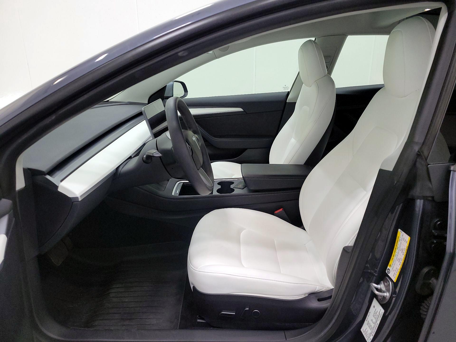 Thumbnail: 2023 Tesla Model 3 - 11