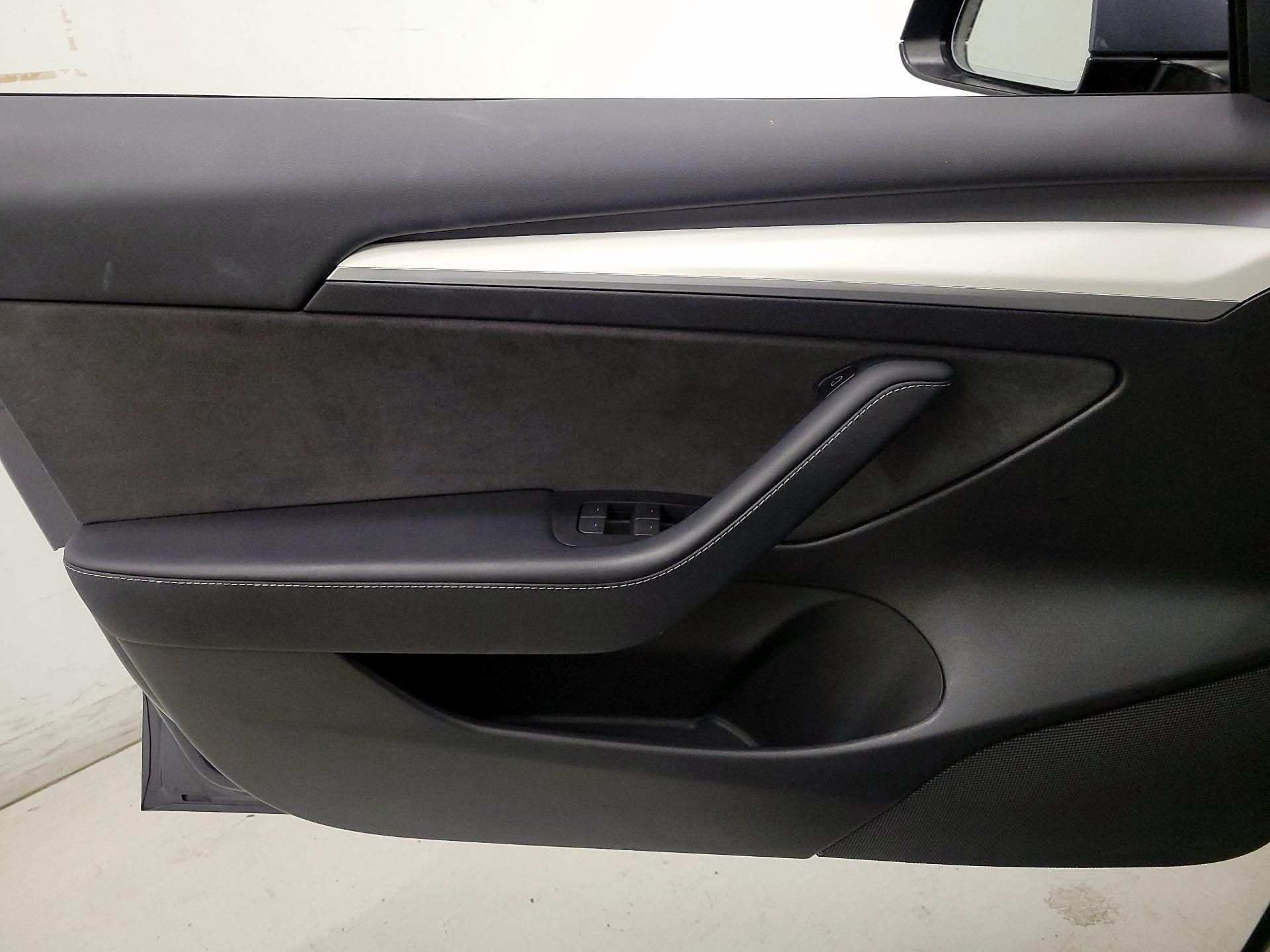 Thumbnail: 2023 Tesla Model 3 - 12