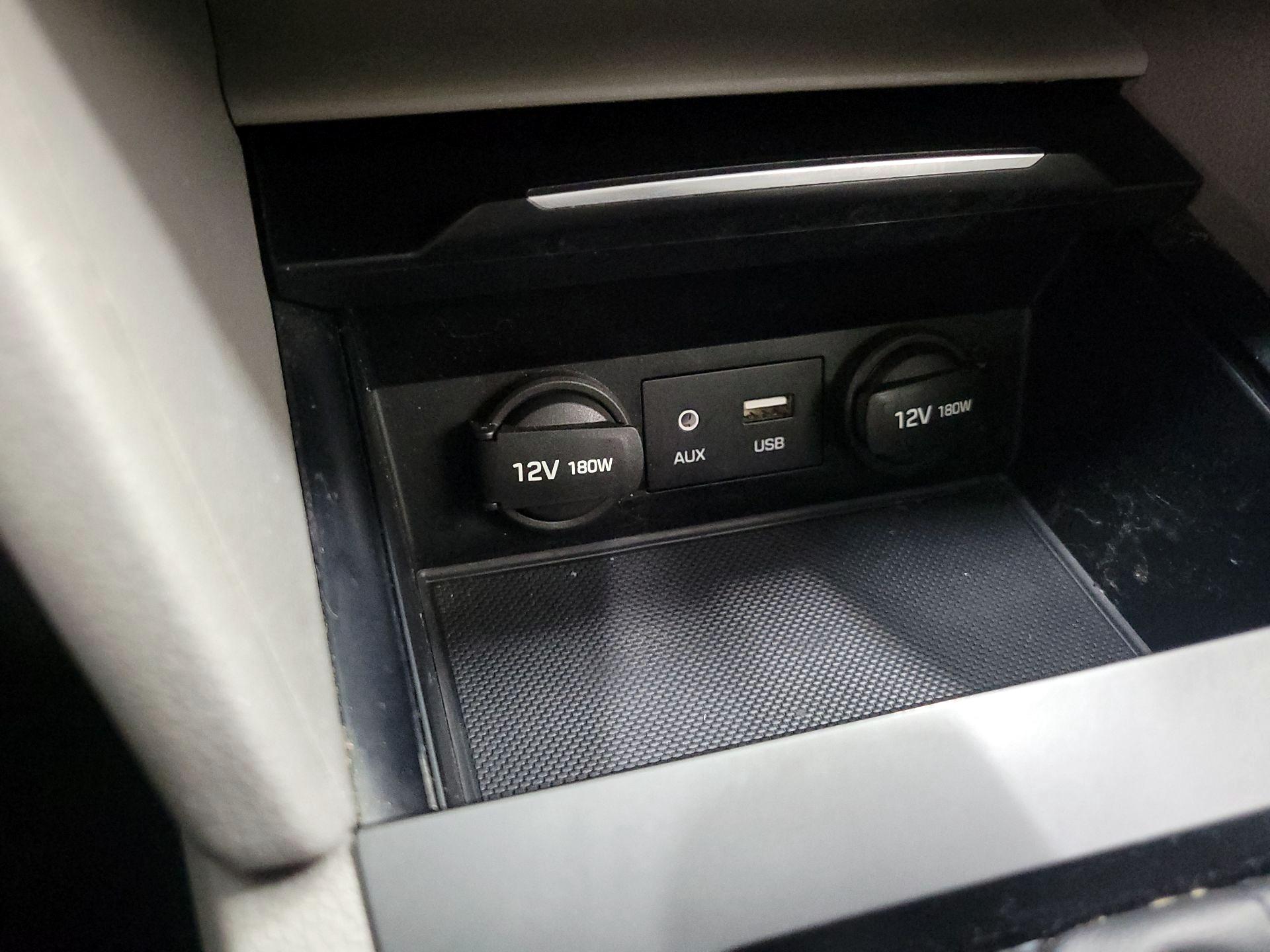 Thumbnail: 2017 Hyundai Elantra - 18