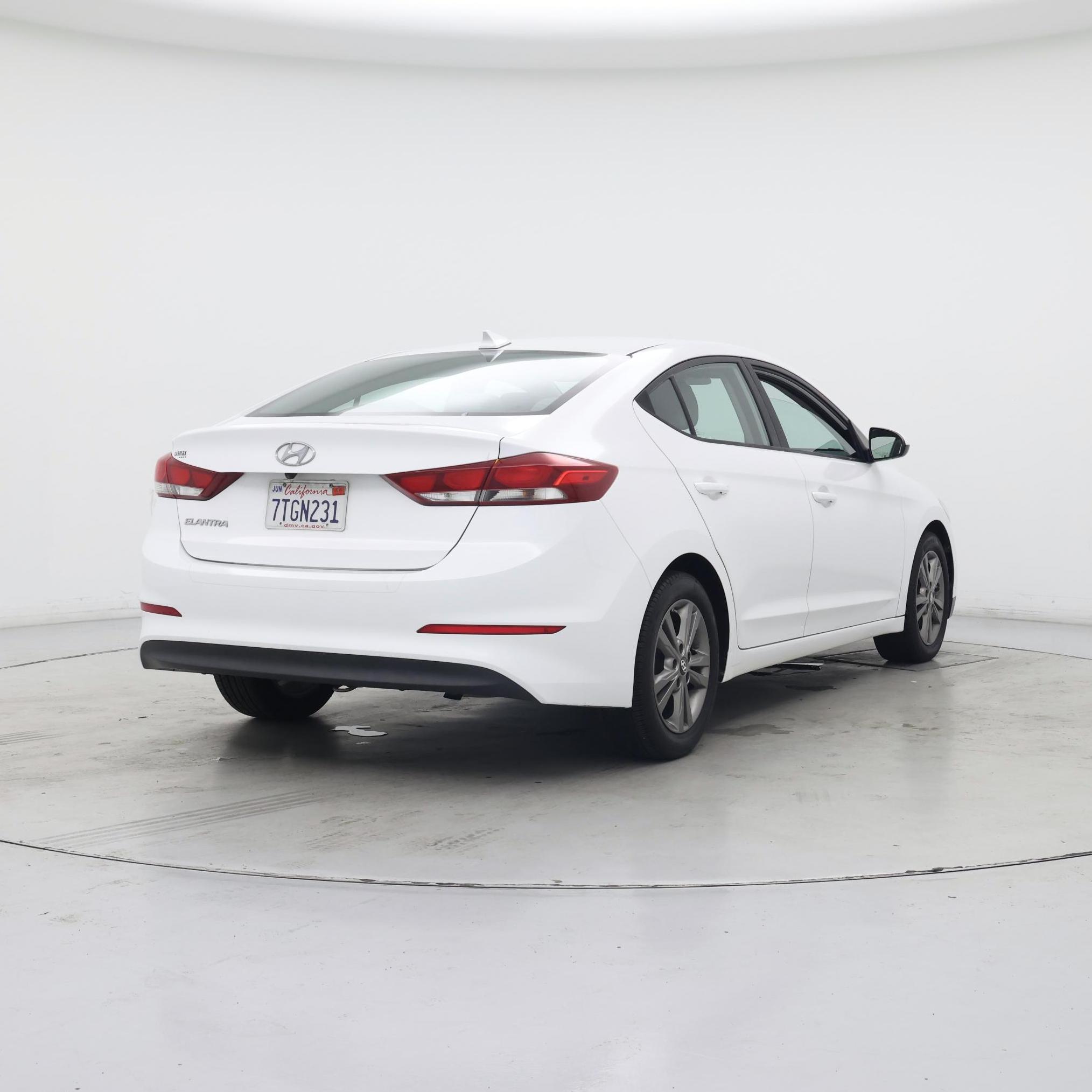 Thumbnail: 2017 Hyundai Elantra - 8