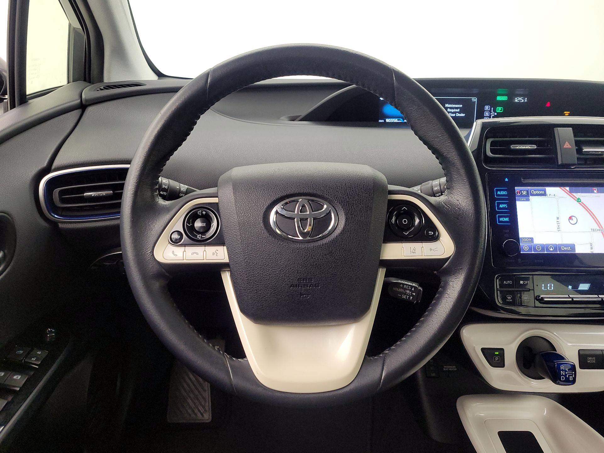 Thumbnail: 2016 Toyota Prius - 10