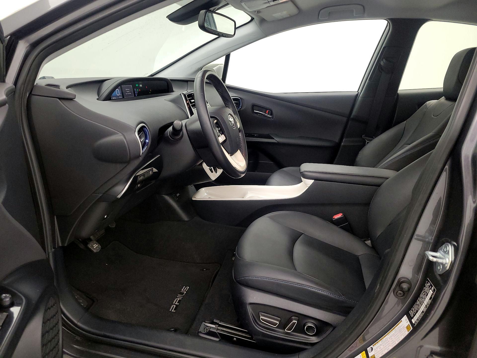 Thumbnail: 2016 Toyota Prius - 11