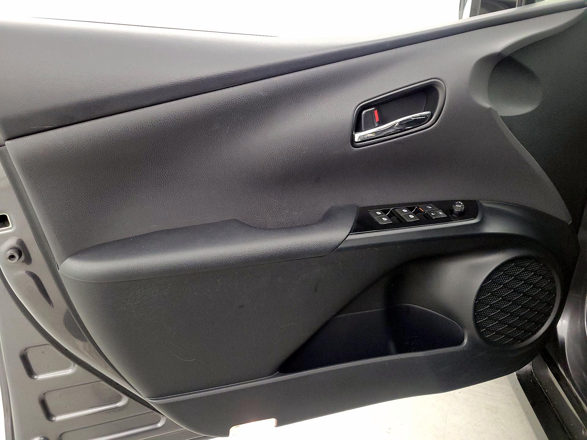Thumbnail: 2016 Toyota Prius - 12