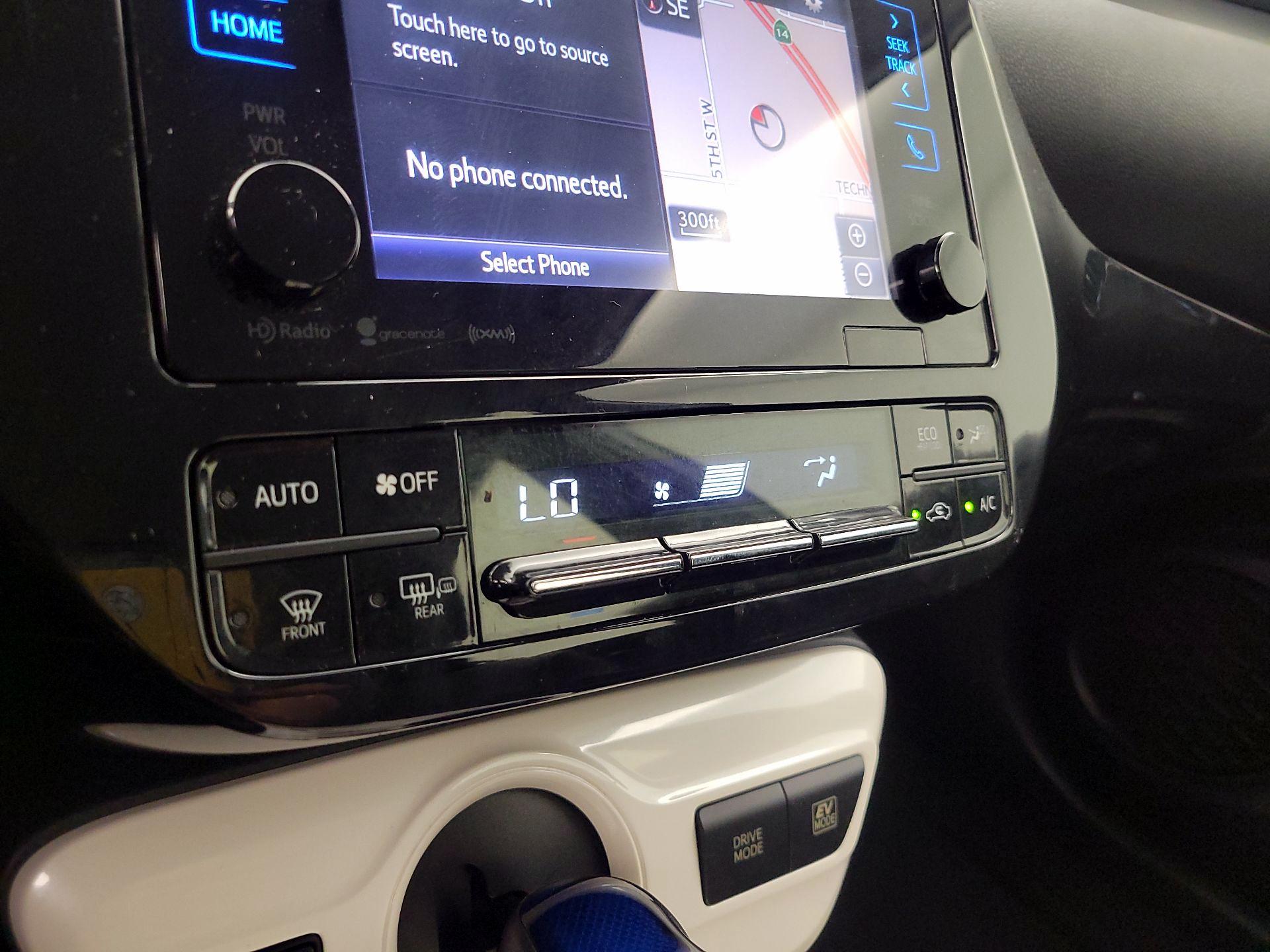 Thumbnail: 2016 Toyota Prius - 16