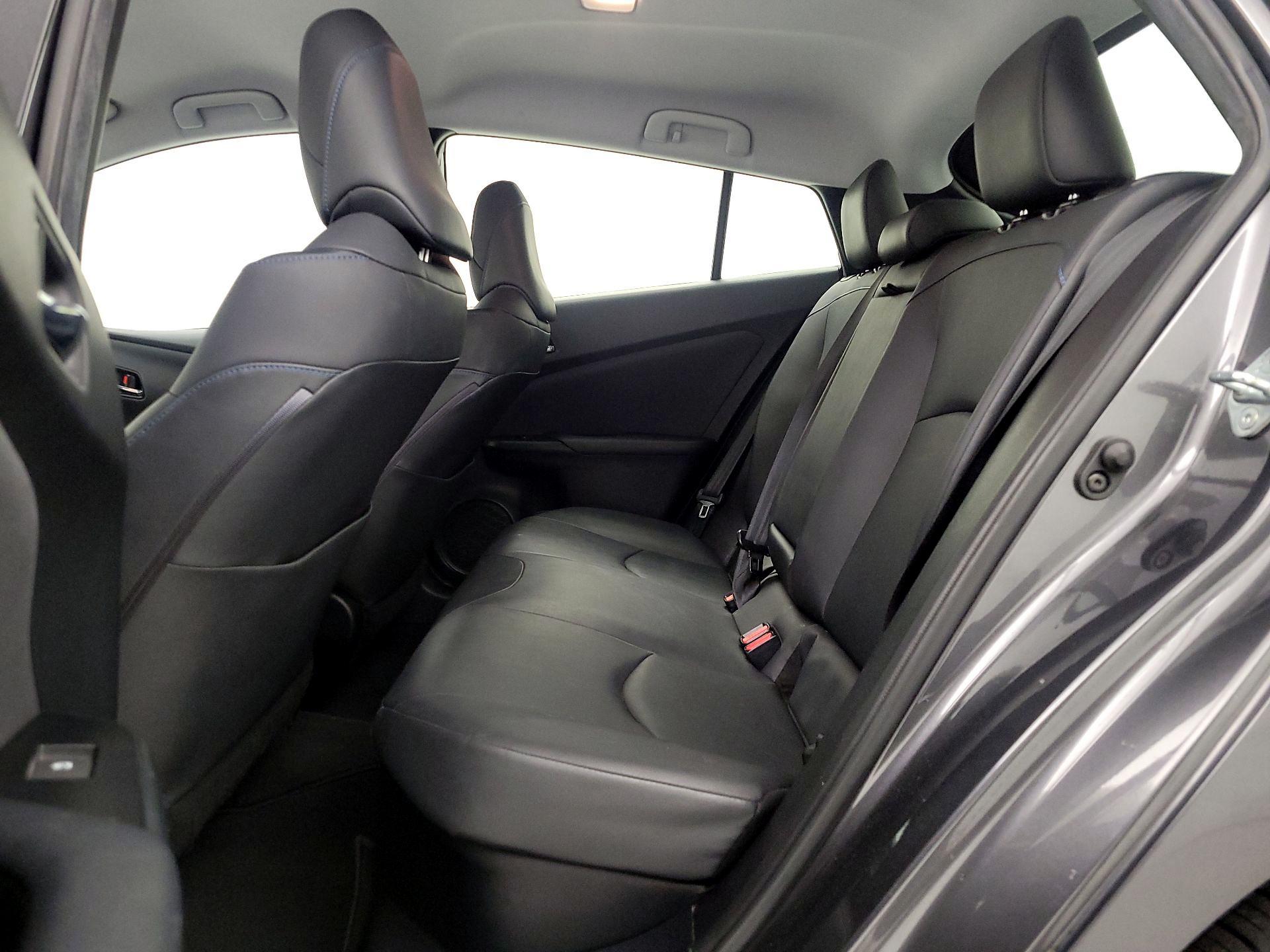 Thumbnail: 2016 Toyota Prius - 18