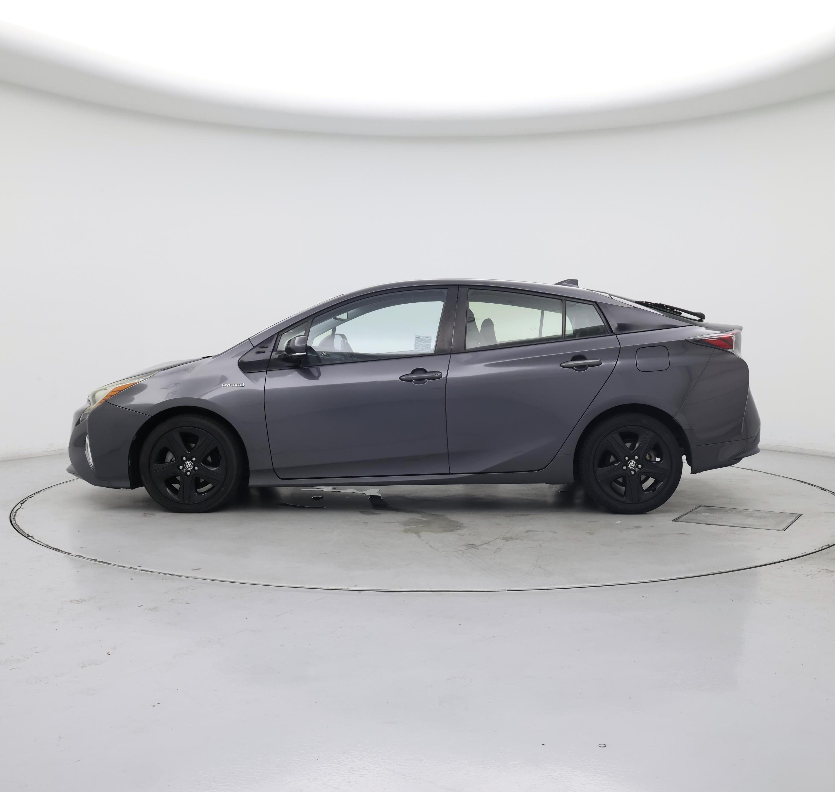Thumbnail: 2016 Toyota Prius - 3
