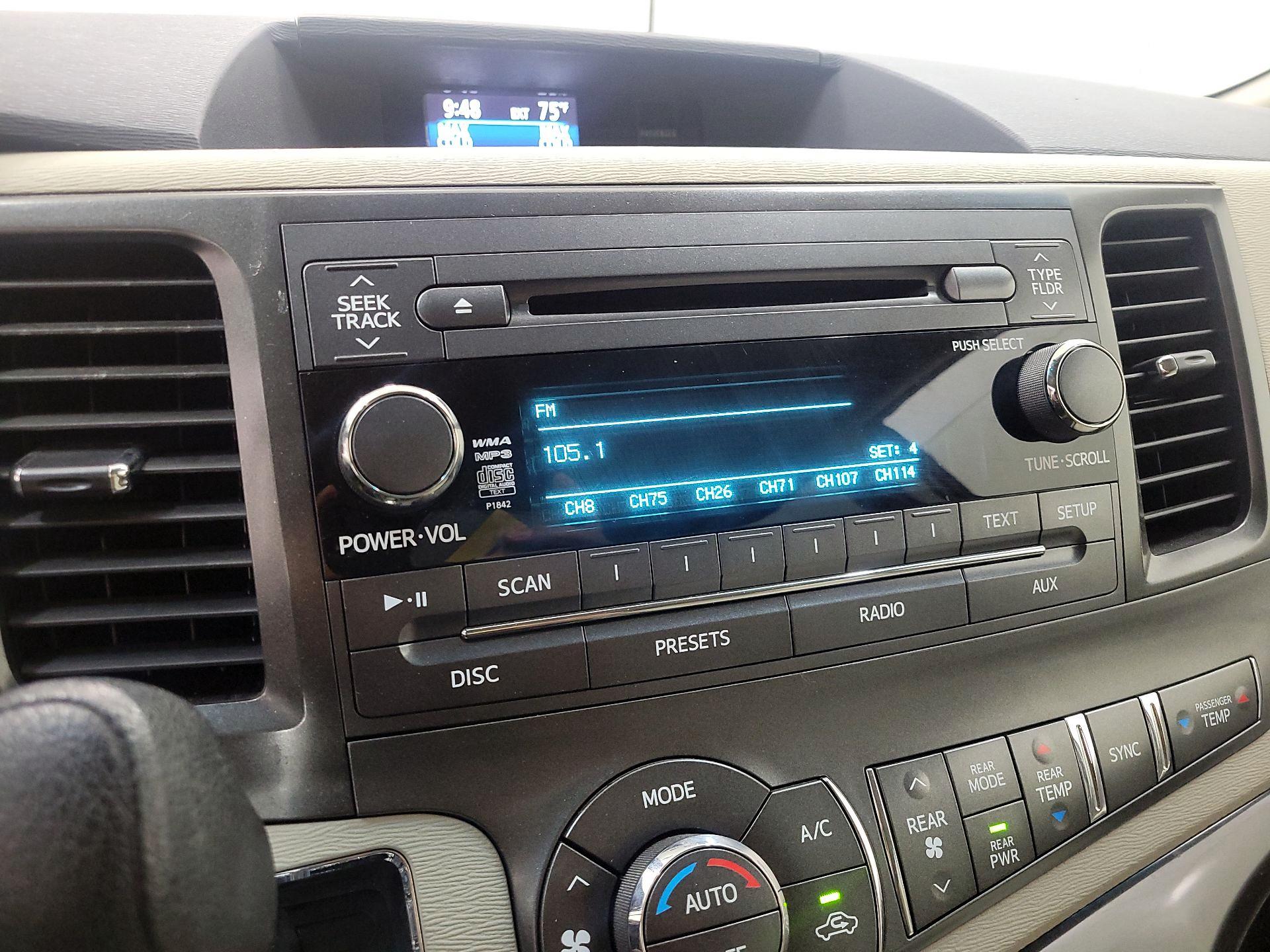 Thumbnail: 2014 Toyota Sienna - 14