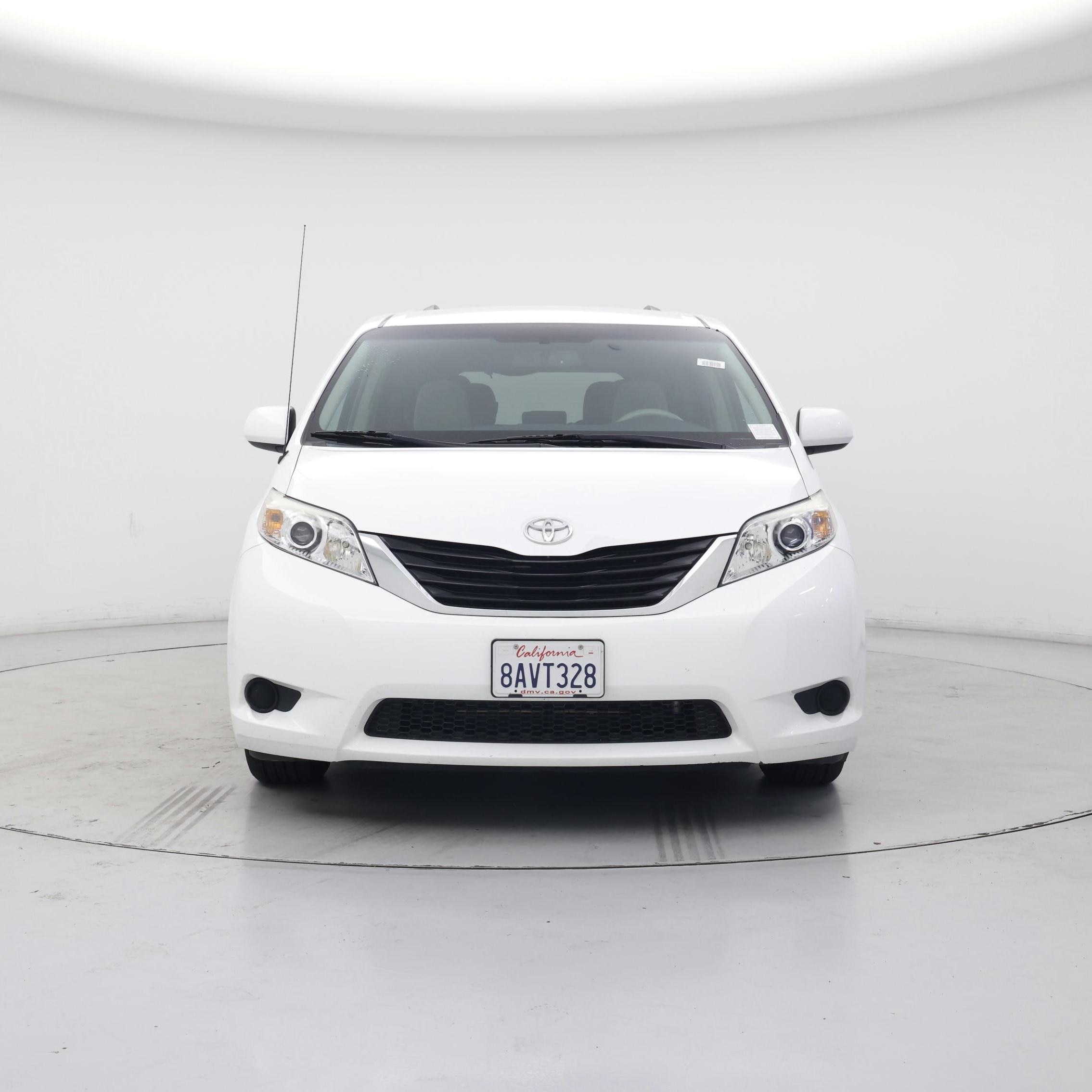Thumbnail: 2014 Toyota Sienna - 5