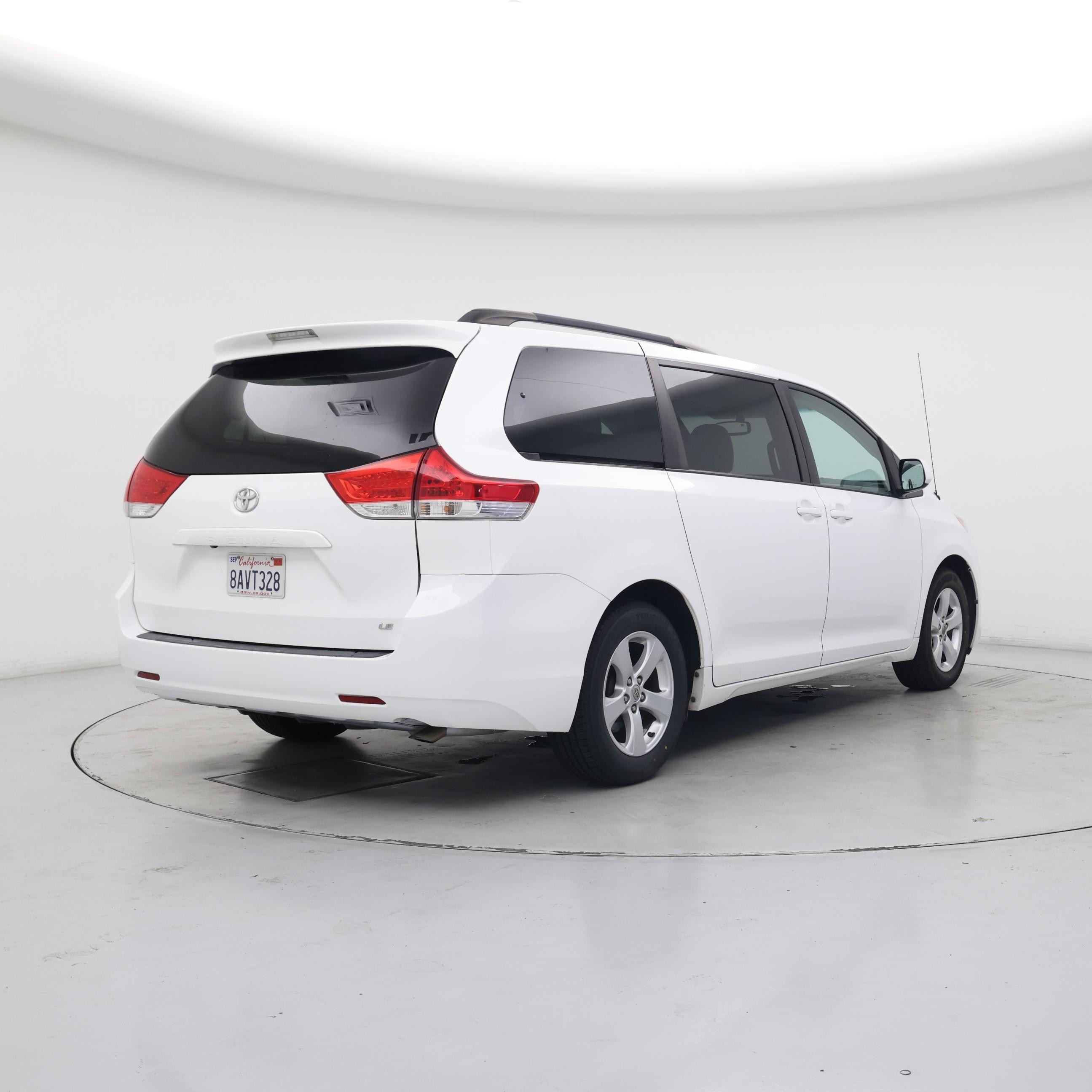 Thumbnail: 2014 Toyota Sienna - 8