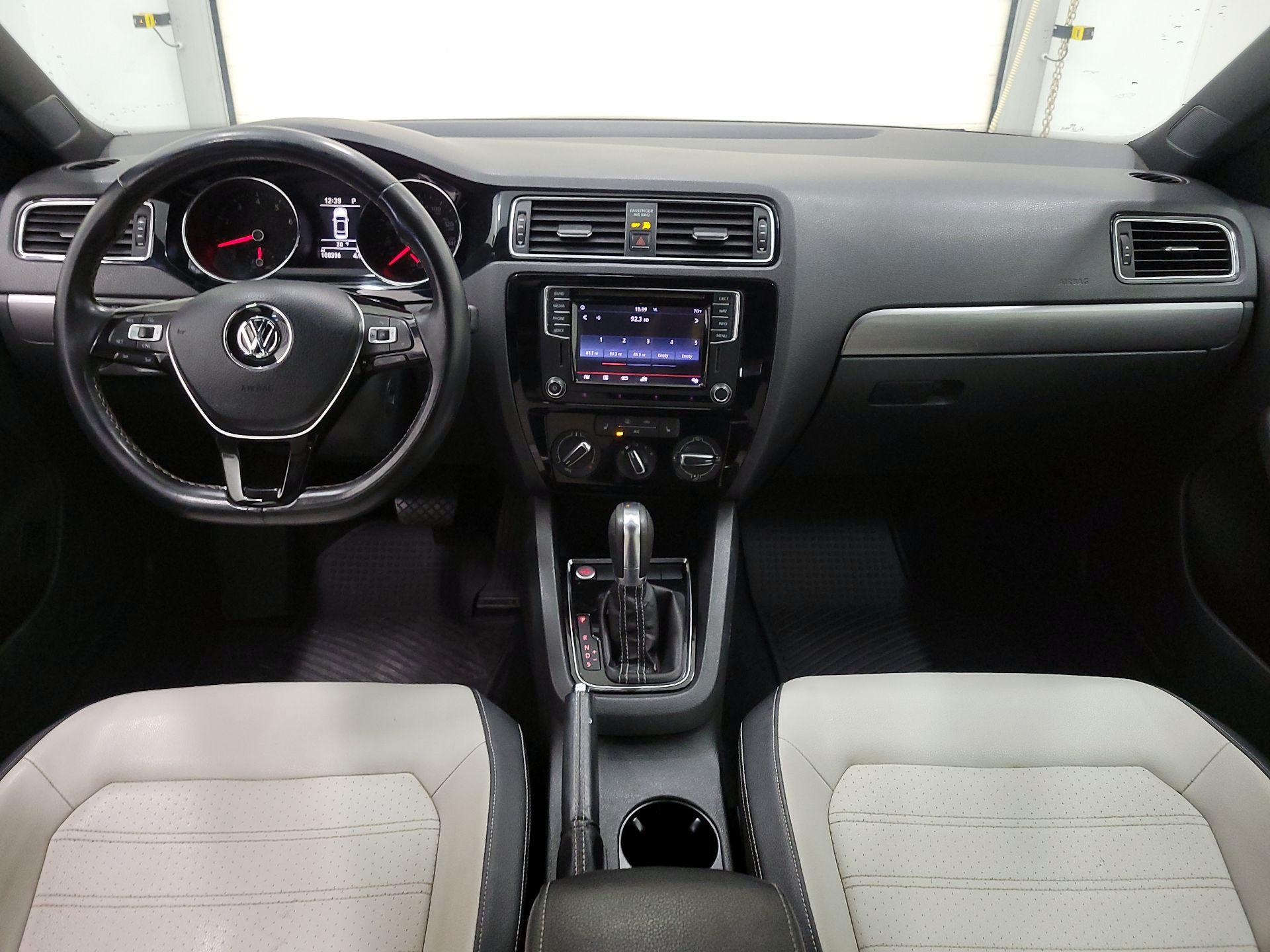 Thumbnail: 2016 Volkswagen Jetta - 9