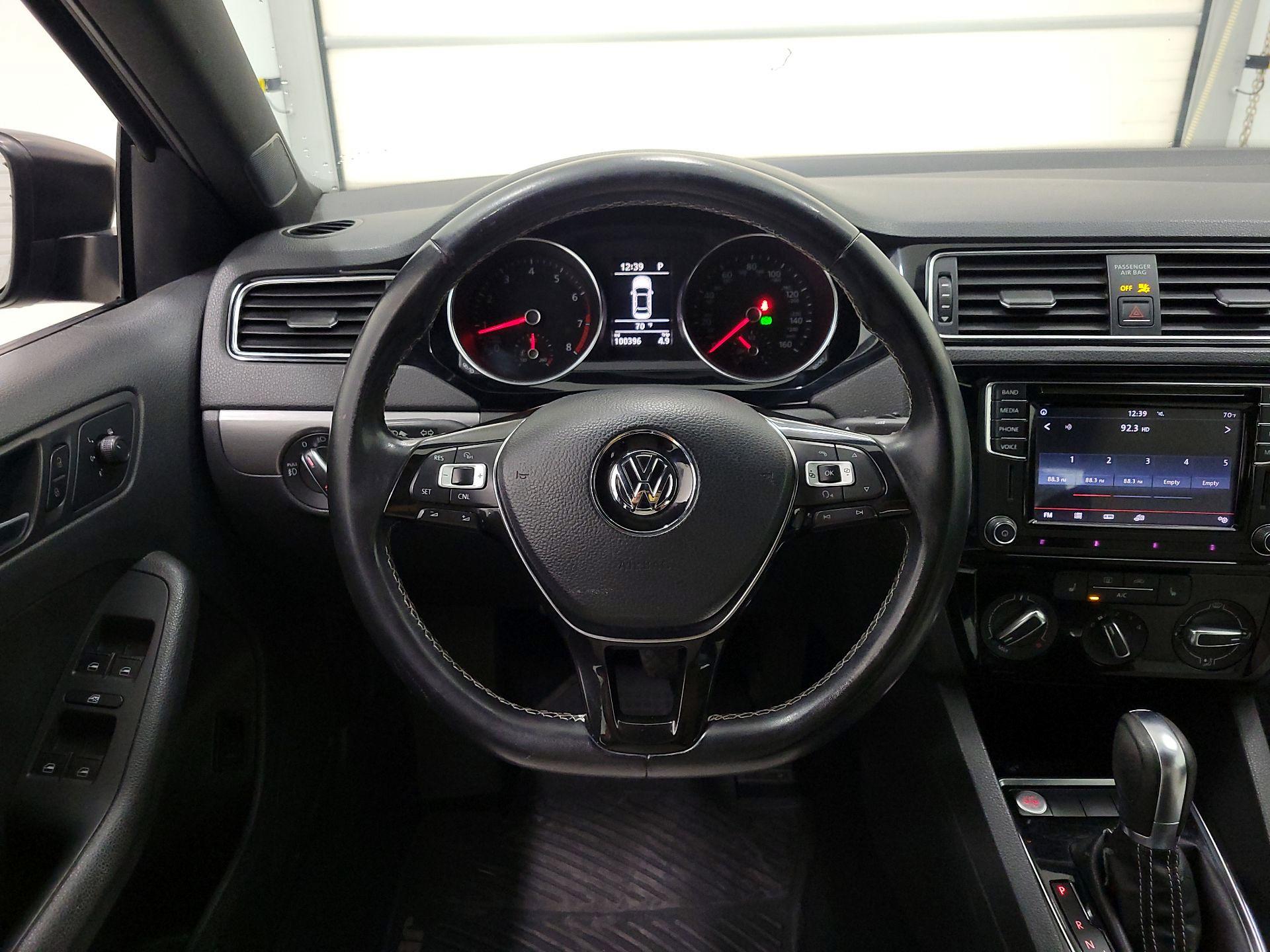 Thumbnail: 2016 Volkswagen Jetta - 10